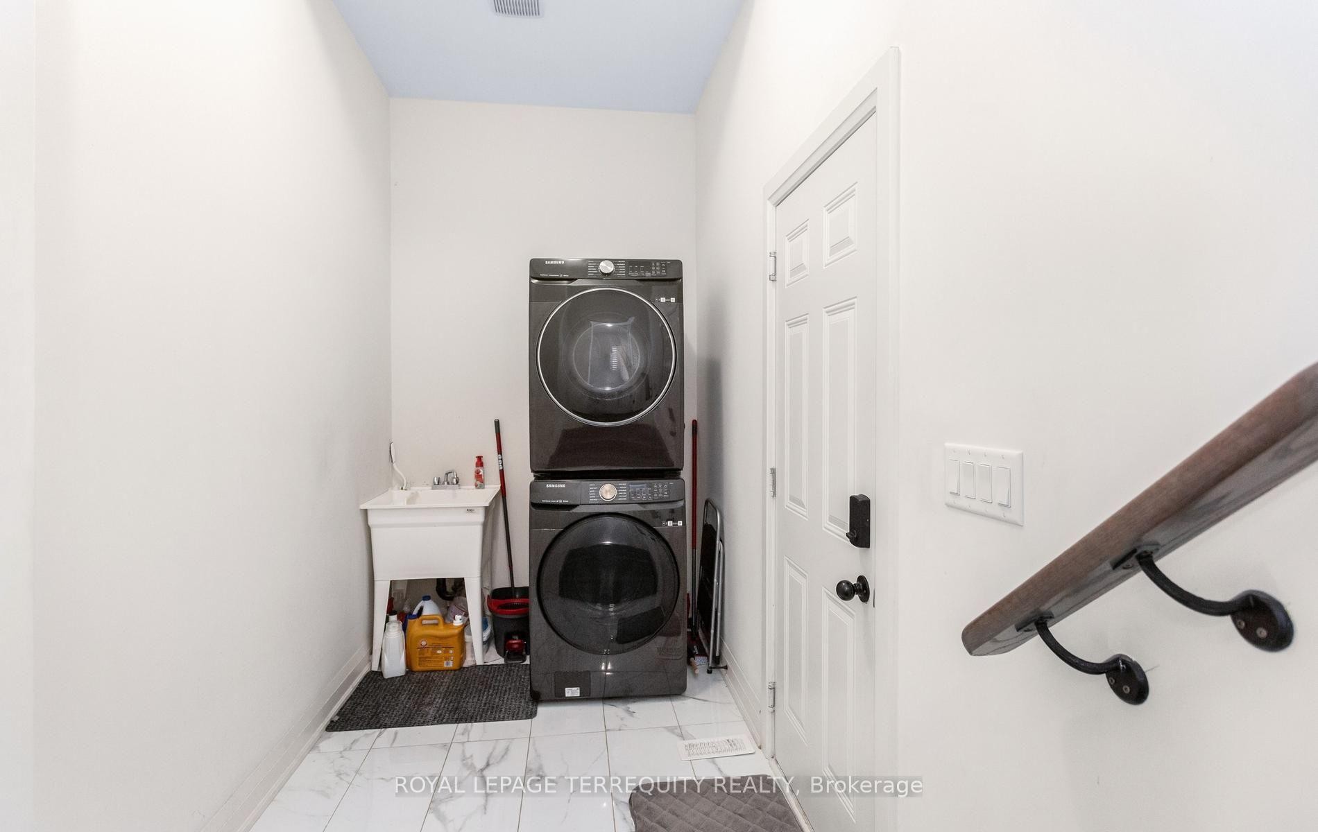 242 Factor Street, Vaughan, ON - Indoor Photo Showing Laundry Room
