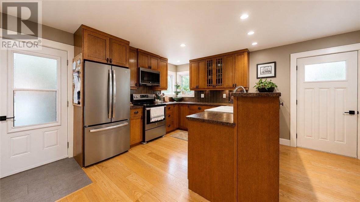 8 Mcquarrie Blvd., Gore Bay, ON - Indoor Photo Showing Kitchen