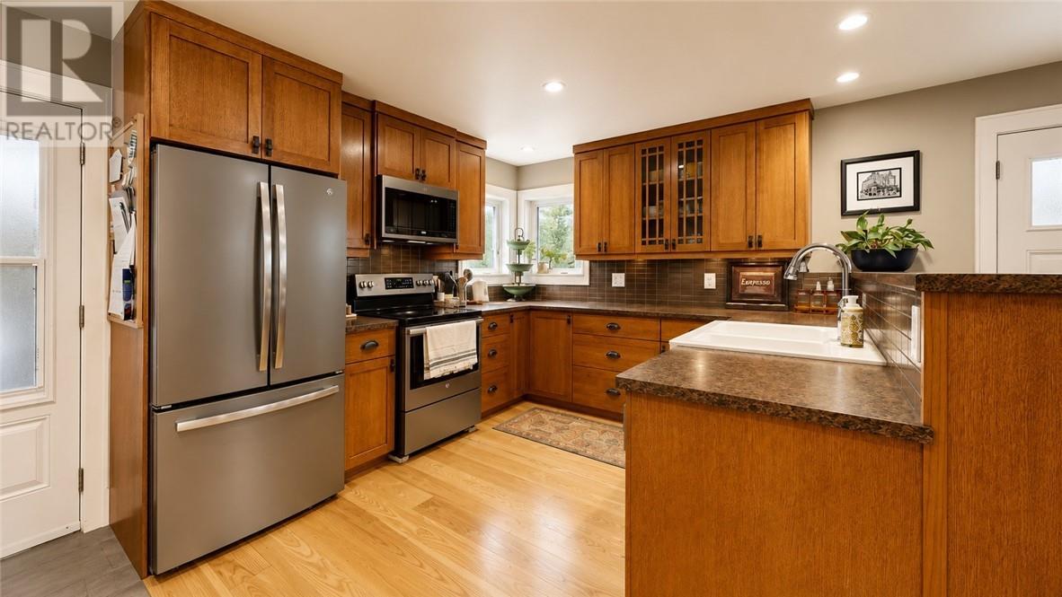 8 Mcquarrie Blvd., Gore Bay, ON - Indoor Photo Showing Kitchen