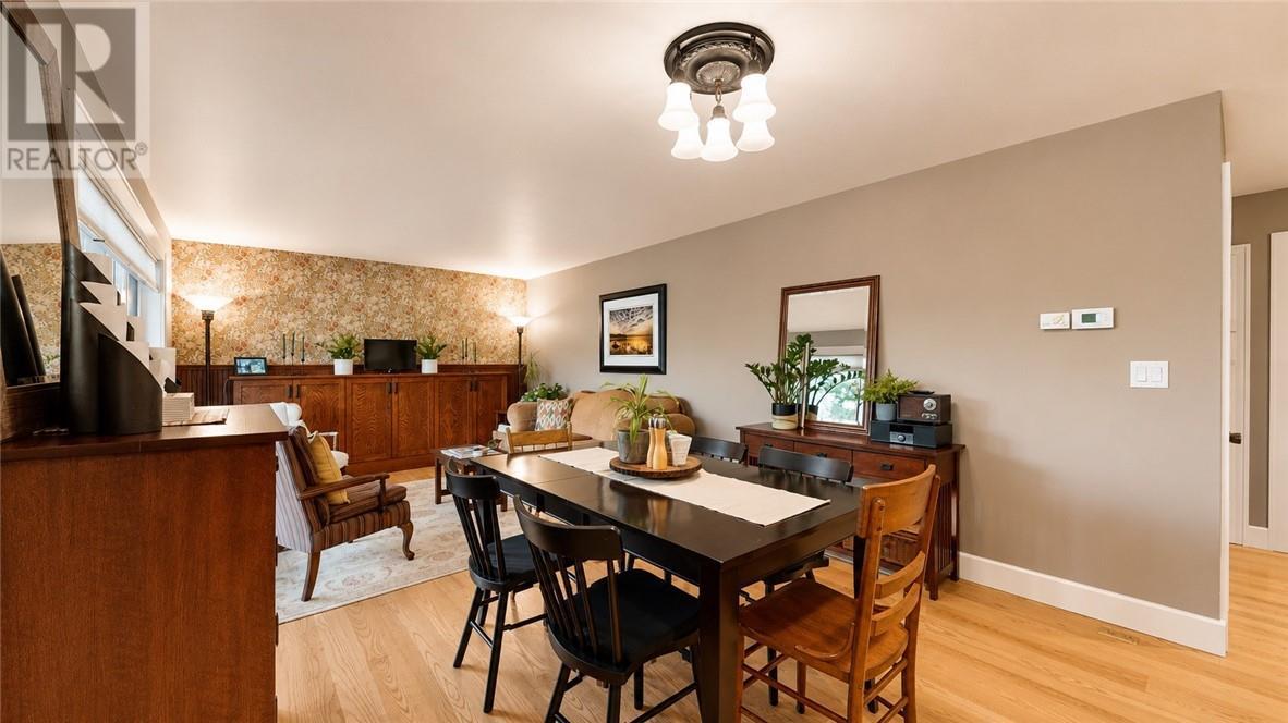 8 Mcquarrie Blvd., Gore Bay, ON - Indoor Photo Showing Dining Room