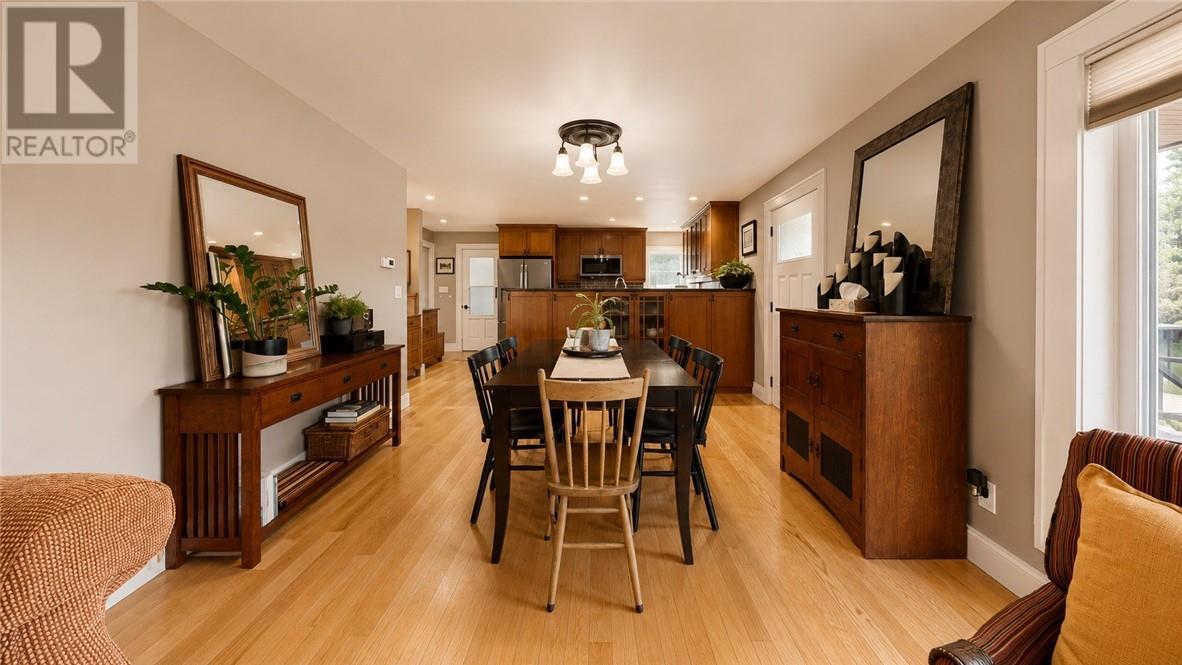 8 Mcquarrie Blvd., Gore Bay, ON - Indoor Photo Showing Dining Room