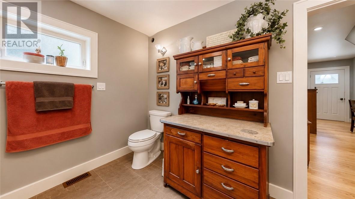 8 Mcquarrie Blvd., Gore Bay, ON - Indoor Photo Showing Bathroom