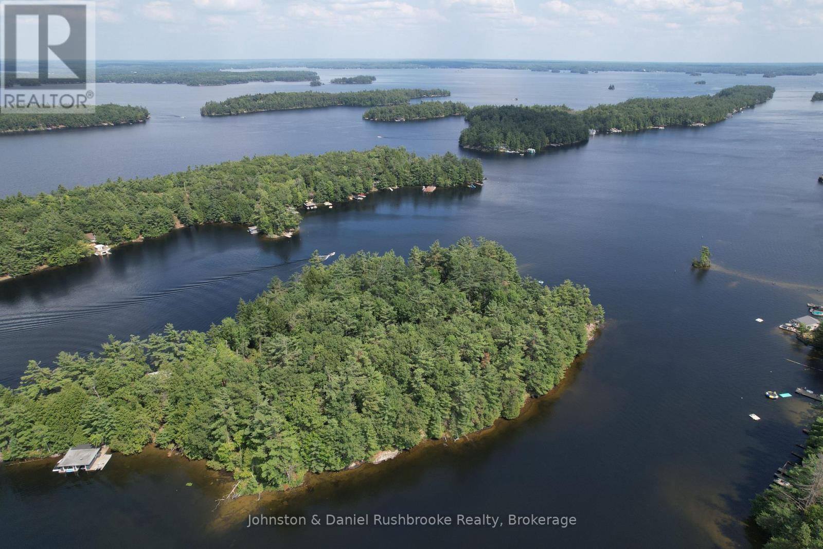 2 Island 24Lm (Denison), Gravenhurst (Muskoka (S)), ON