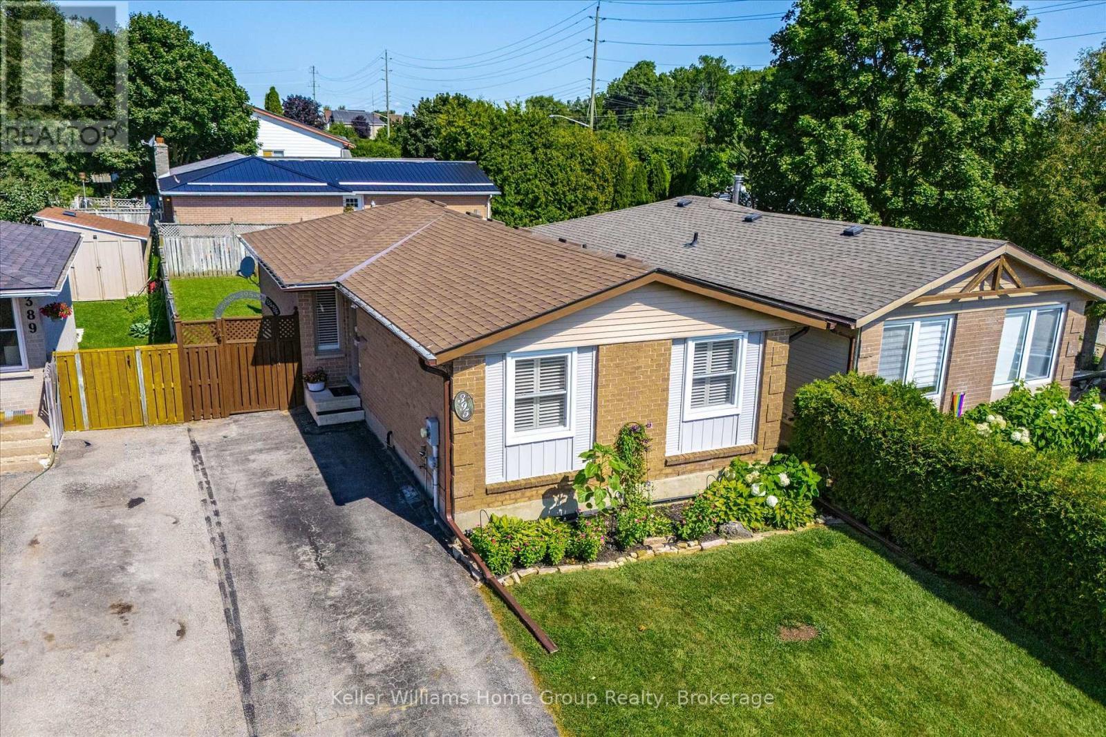 395 Strathallan Street, Centre Wellington (Fergus), ON - Outdoor