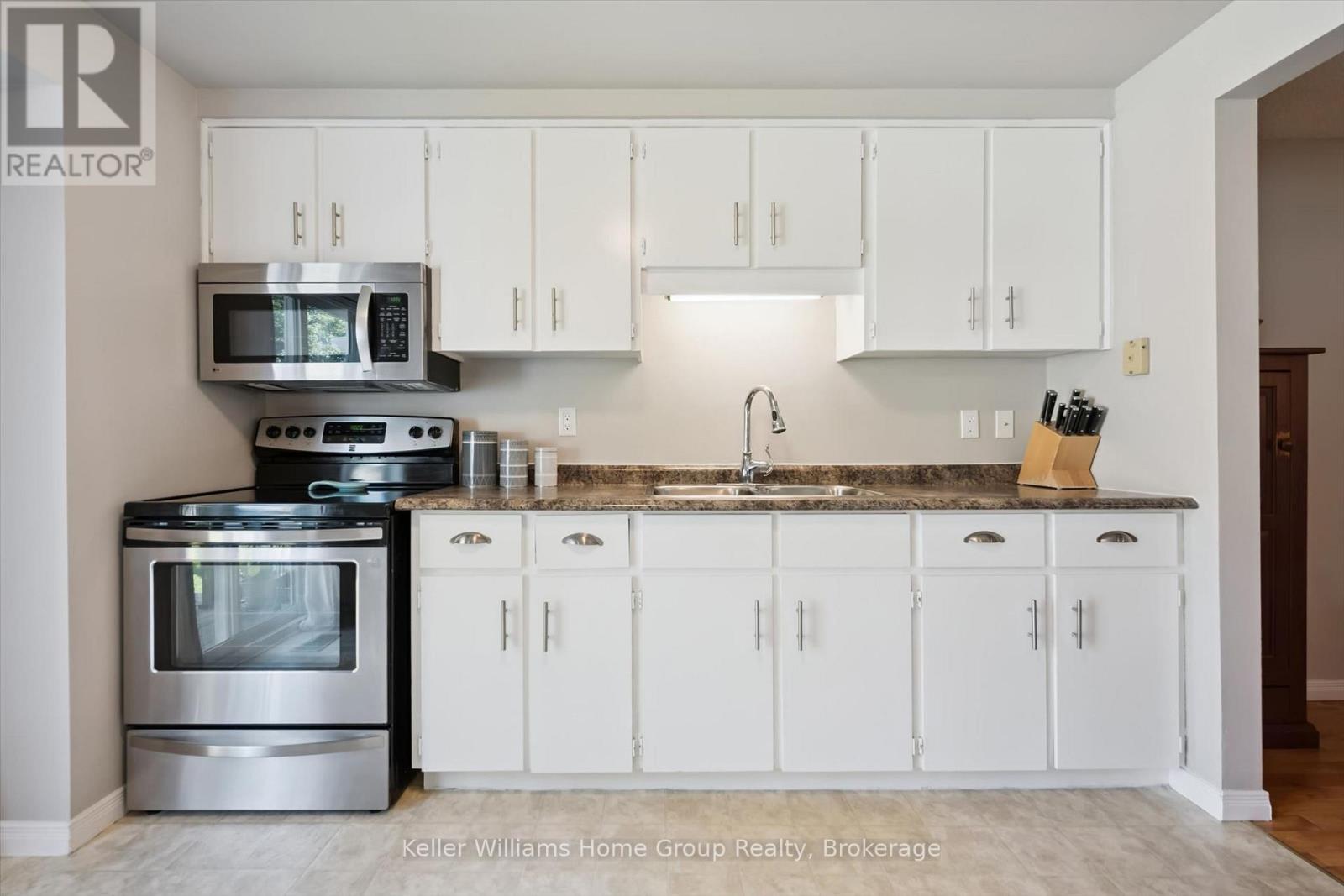 395 Strathallan Street, Centre Wellington (Fergus), ON - Indoor Photo Showing Kitchen With Double Sink