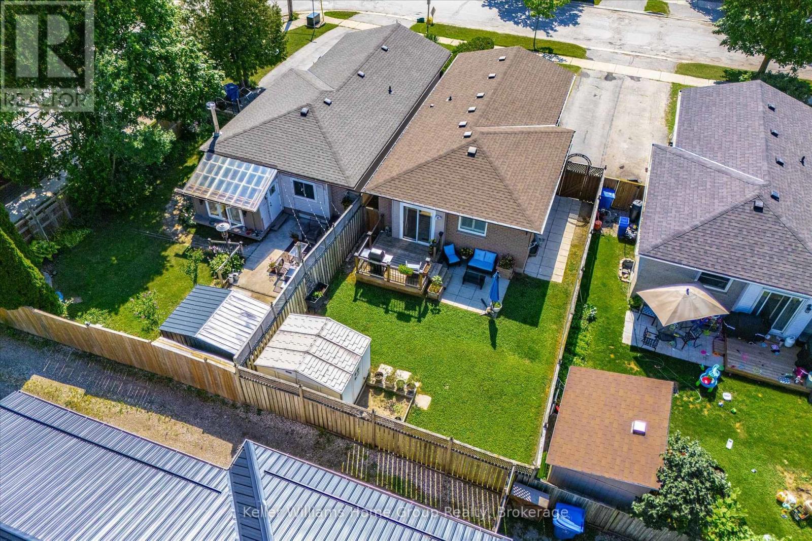395 Strathallan Street, Centre Wellington (Fergus), ON - Outdoor