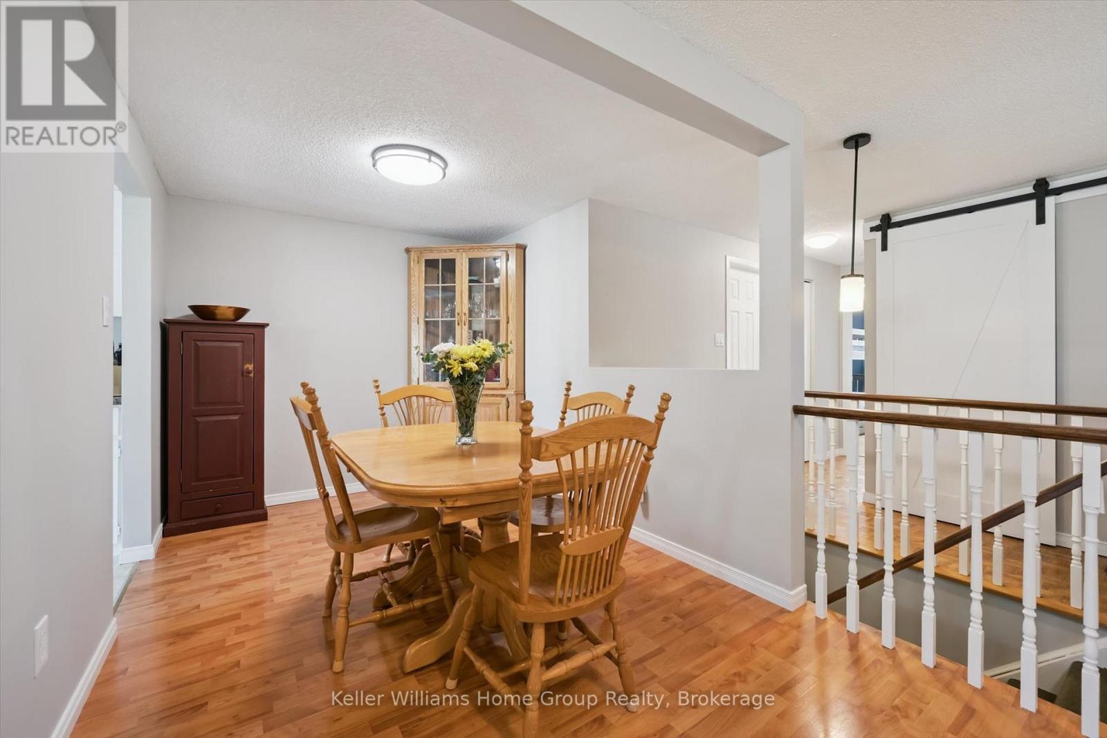 395 Strathallan Street, Centre Wellington (Fergus), ON - Indoor Photo Showing Dining Room