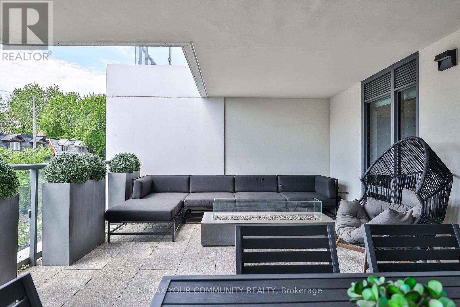 208 - 280 Howland Avenue, Toronto, ON - Outdoor With Exterior