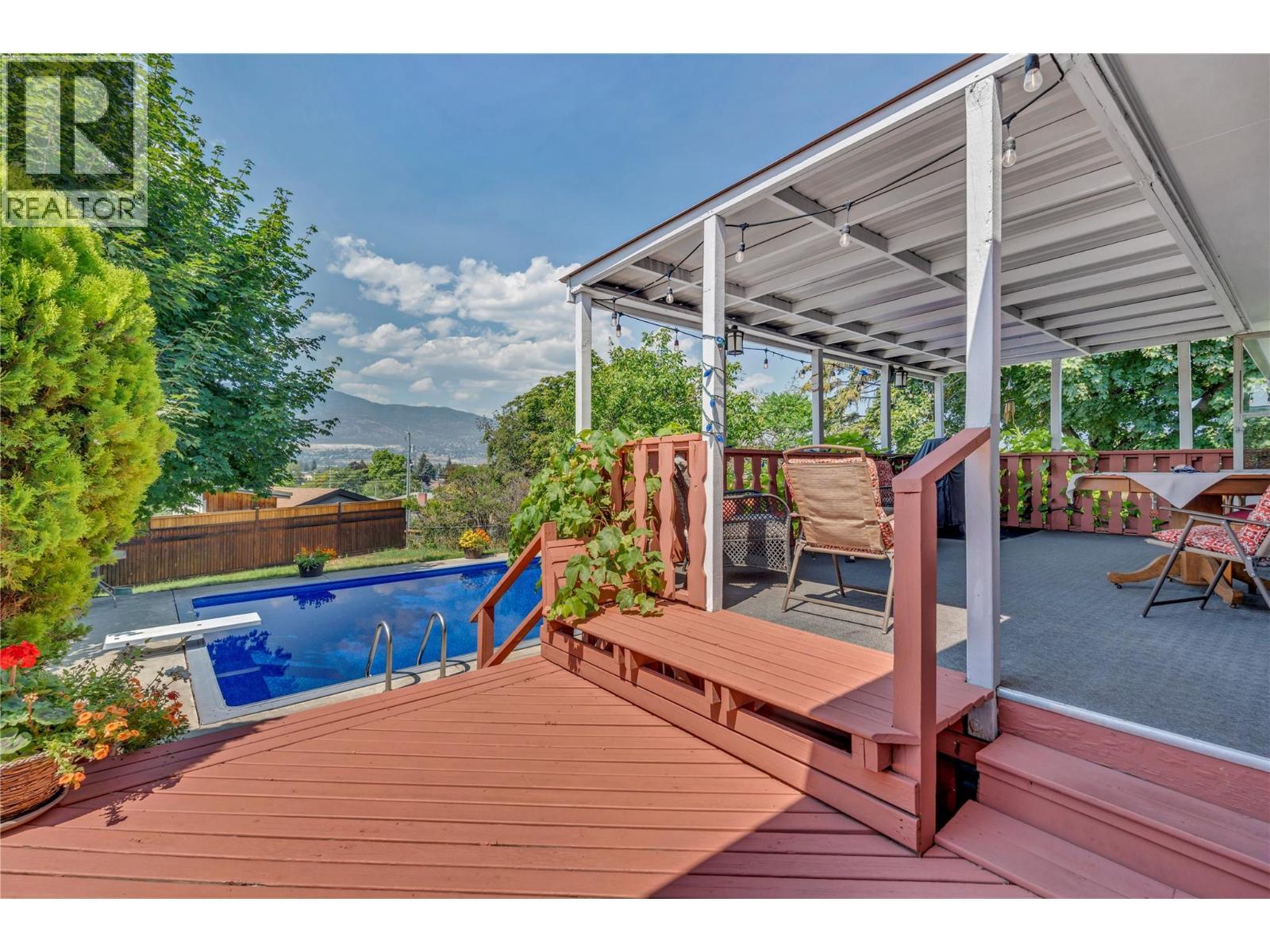 707 Ross Avenue, Penticton, BC - Outdoor With Deck Patio Veranda With Exterior