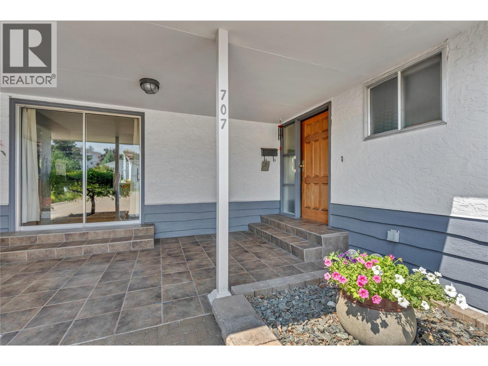 707 Ross Avenue, Penticton, BC - Outdoor With Exterior