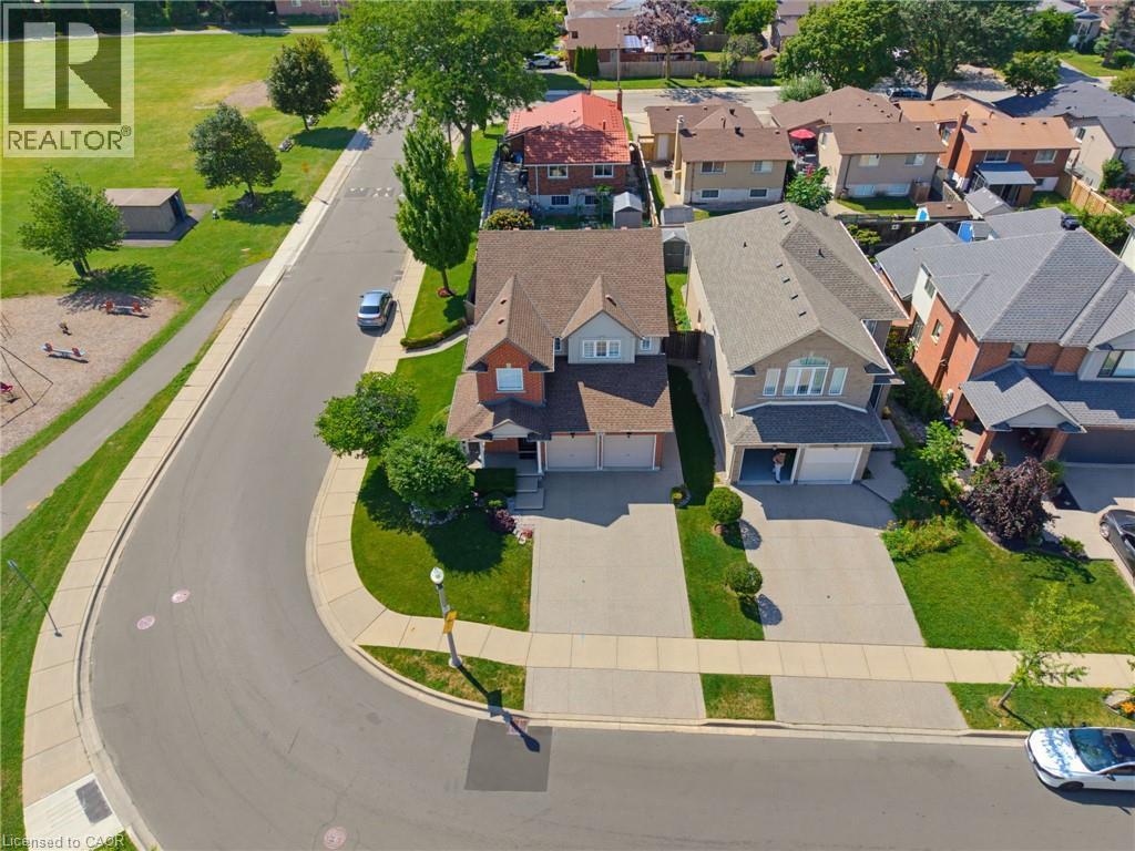314 Brigadoon Drive, Hamilton, ON - Outdoor With Facade