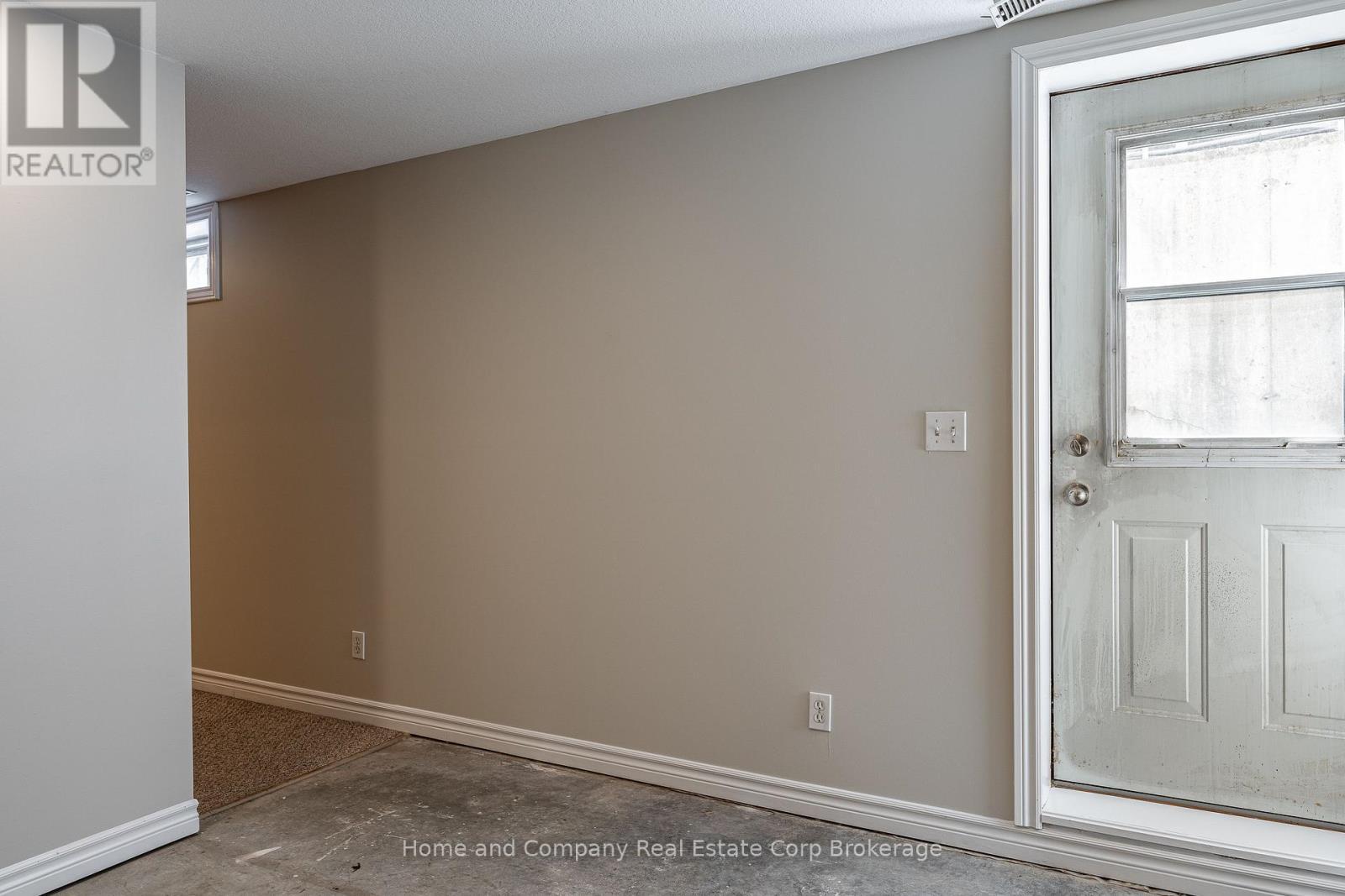 354 Dufferin Street, Stratford, ON - Indoor Photo Showing Other Room