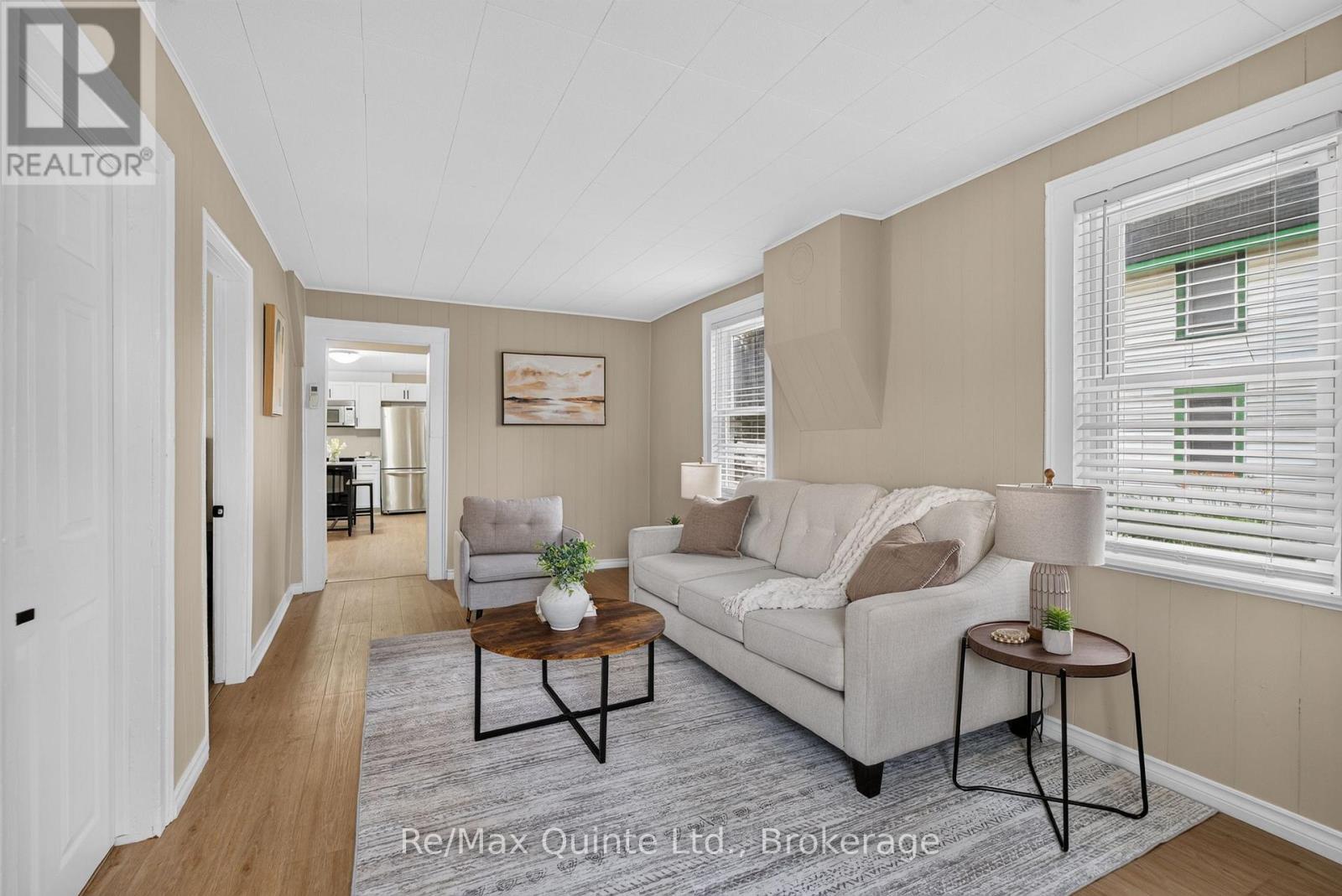 55 George Street, Belleville (Belleville Ward), ON - Indoor Photo Showing Living Room