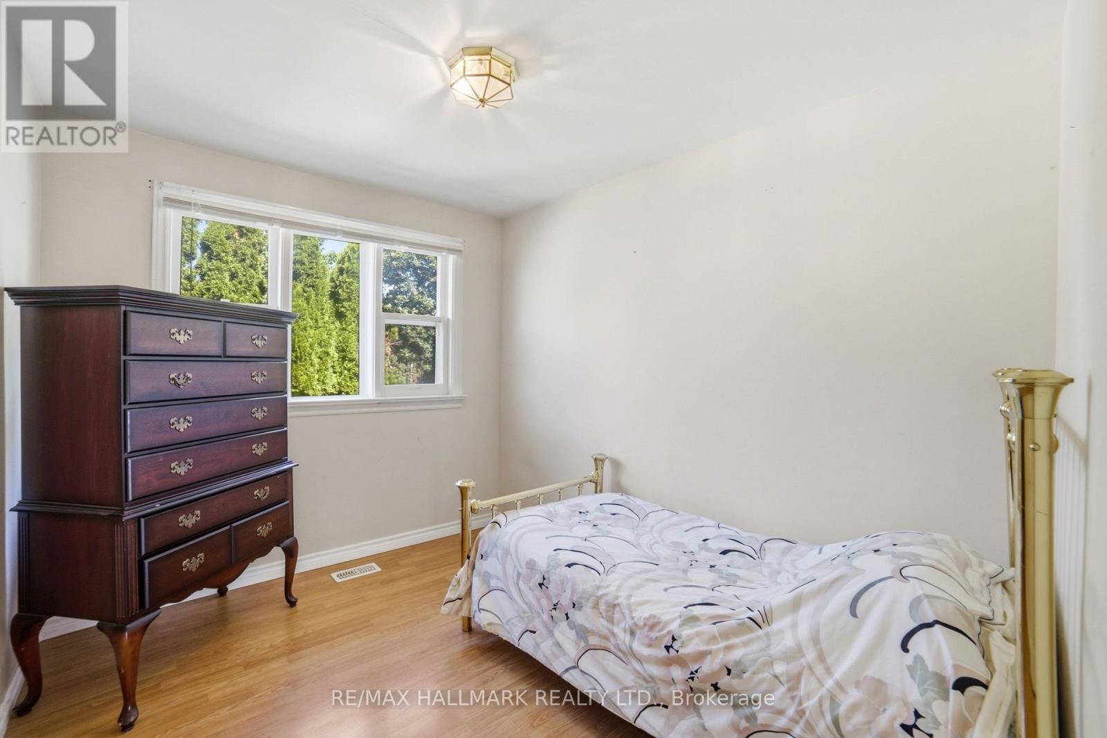 1392 Rebecca Street, Oakville, ON - Indoor Photo Showing Bedroom