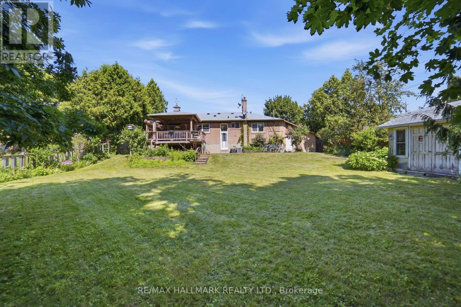 1392 Rebecca Street, Oakville, ON - Outdoor