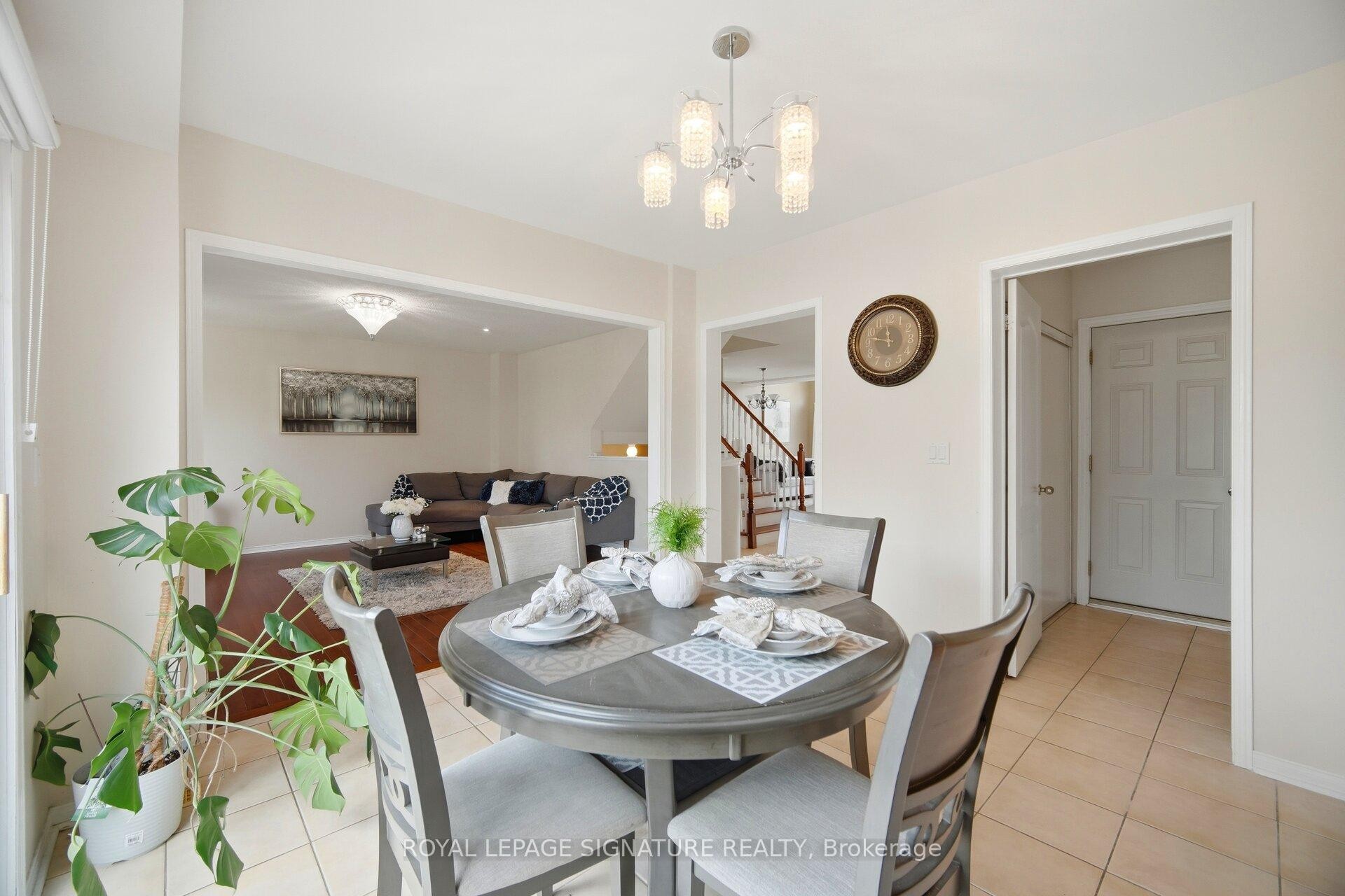 34 Nina Place N, Brampton, ON - Indoor Photo Showing Dining Room