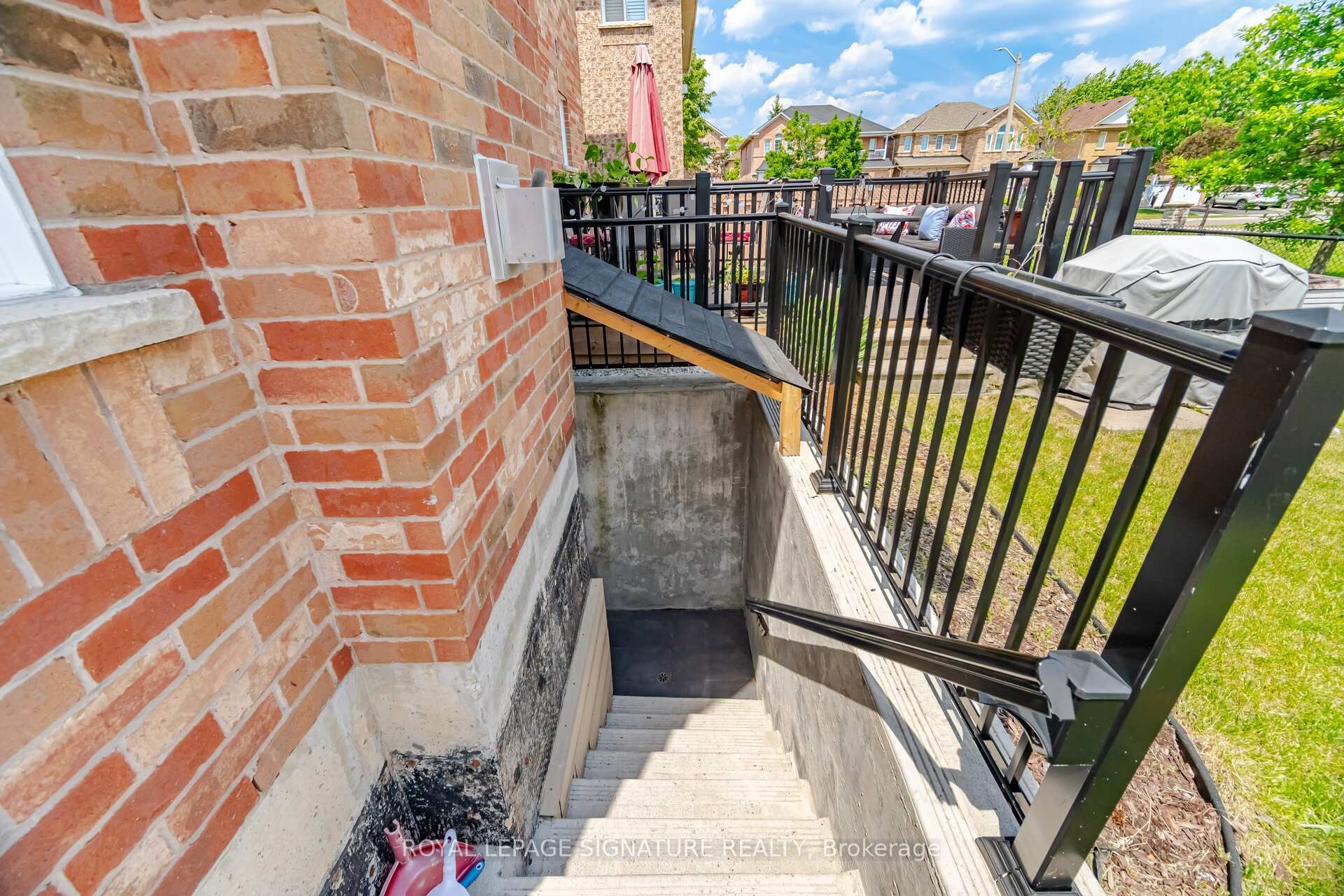 34 Nina Place N, Brampton, ON - Outdoor With Exterior