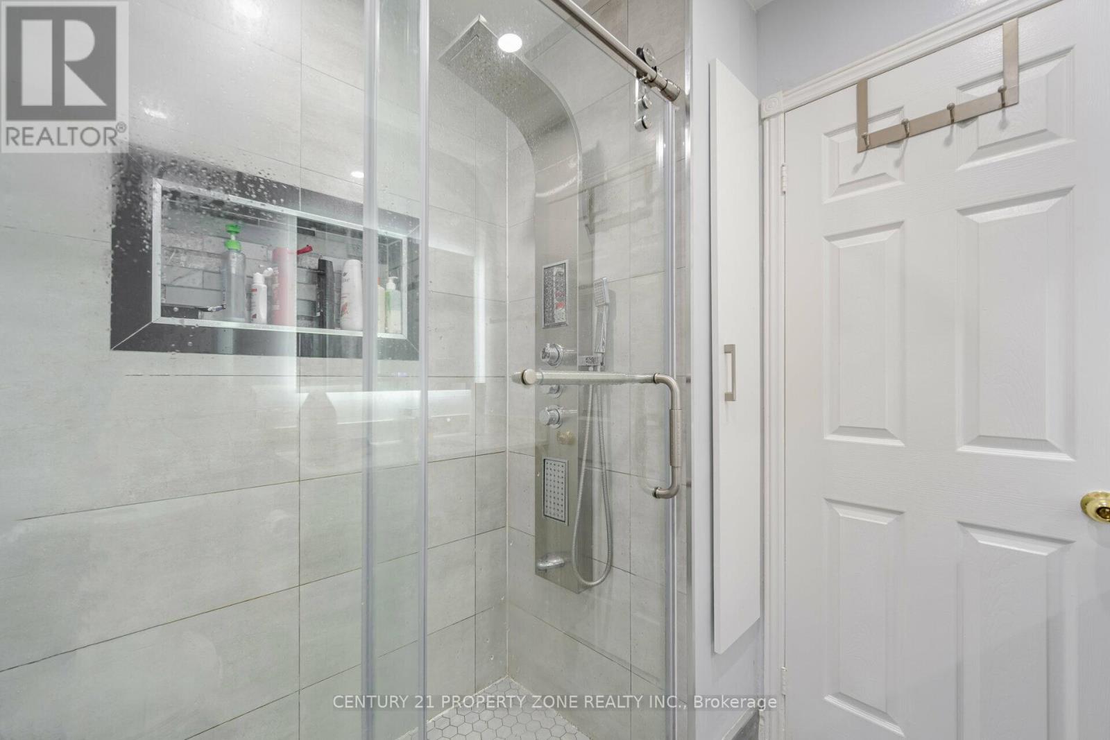 Updated Shower - 86 Rory Road, Toronto, ON - Indoor Photo Showing Bathroom