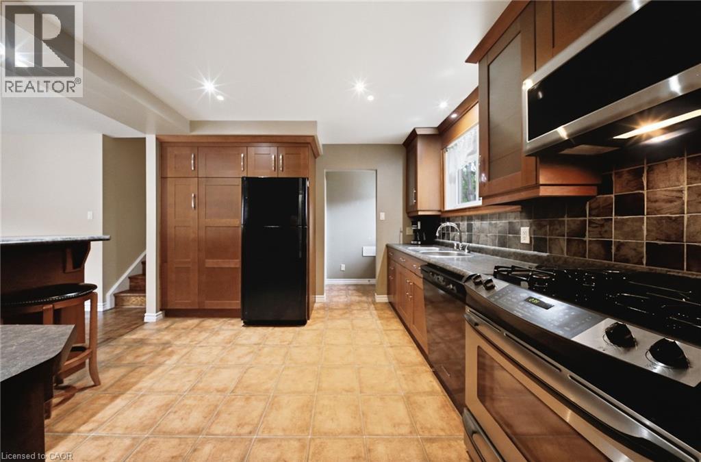 3157 Palmer Drive, Burlington, ON - Indoor Photo Showing Kitchen