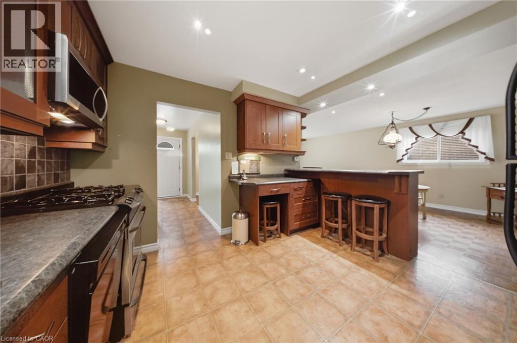 3157 Palmer Drive, Burlington, ON - Indoor Photo Showing Kitchen