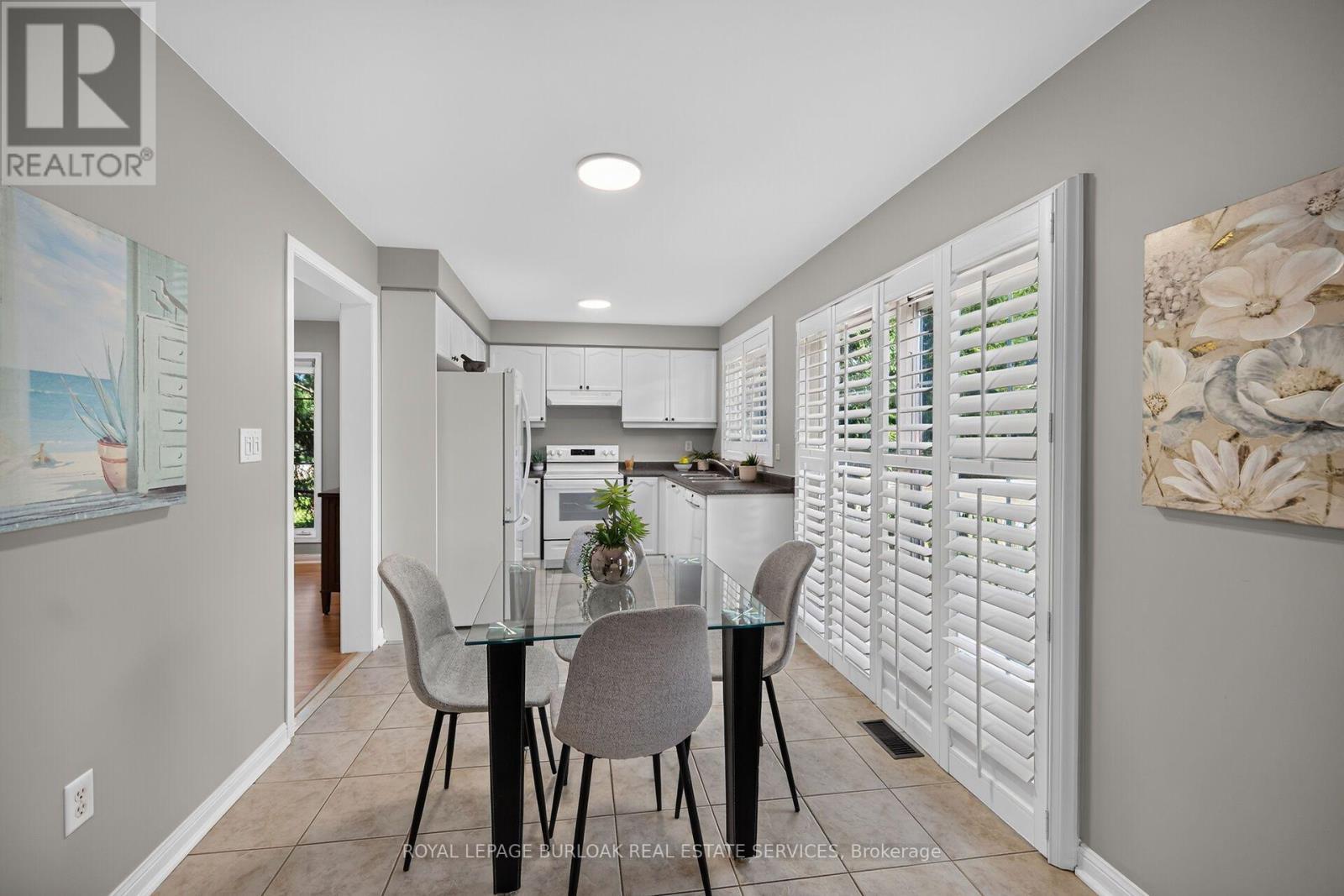 5660 Rosaline Road, Burlington, ON - Indoor Photo Showing Dining Room