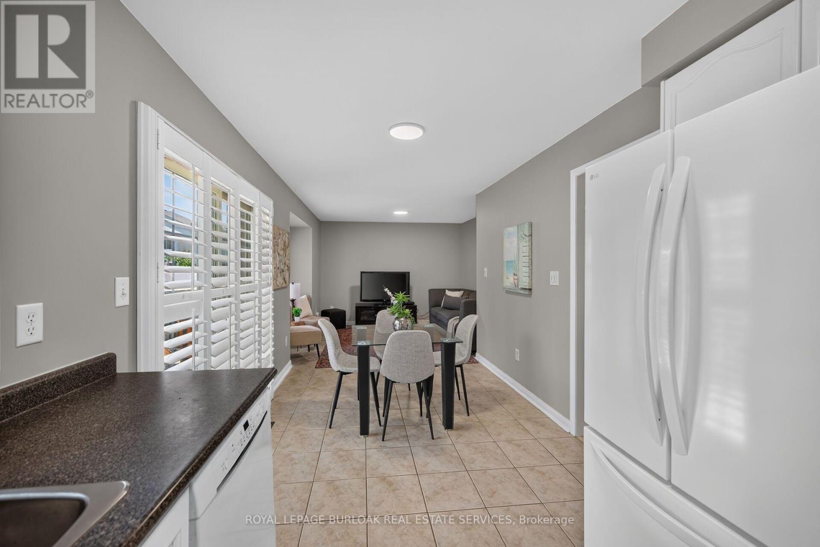 5660 Rosaline Road, Burlington, ON - Indoor Photo Showing Dining Room