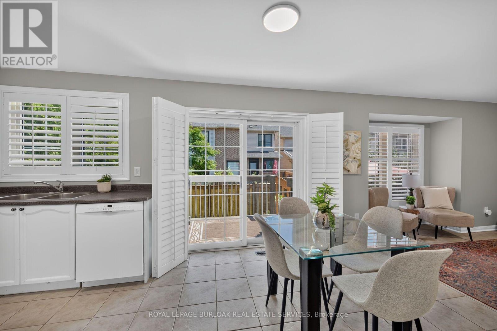 5660 Rosaline Road, Burlington, ON - Indoor Photo Showing Dining Room