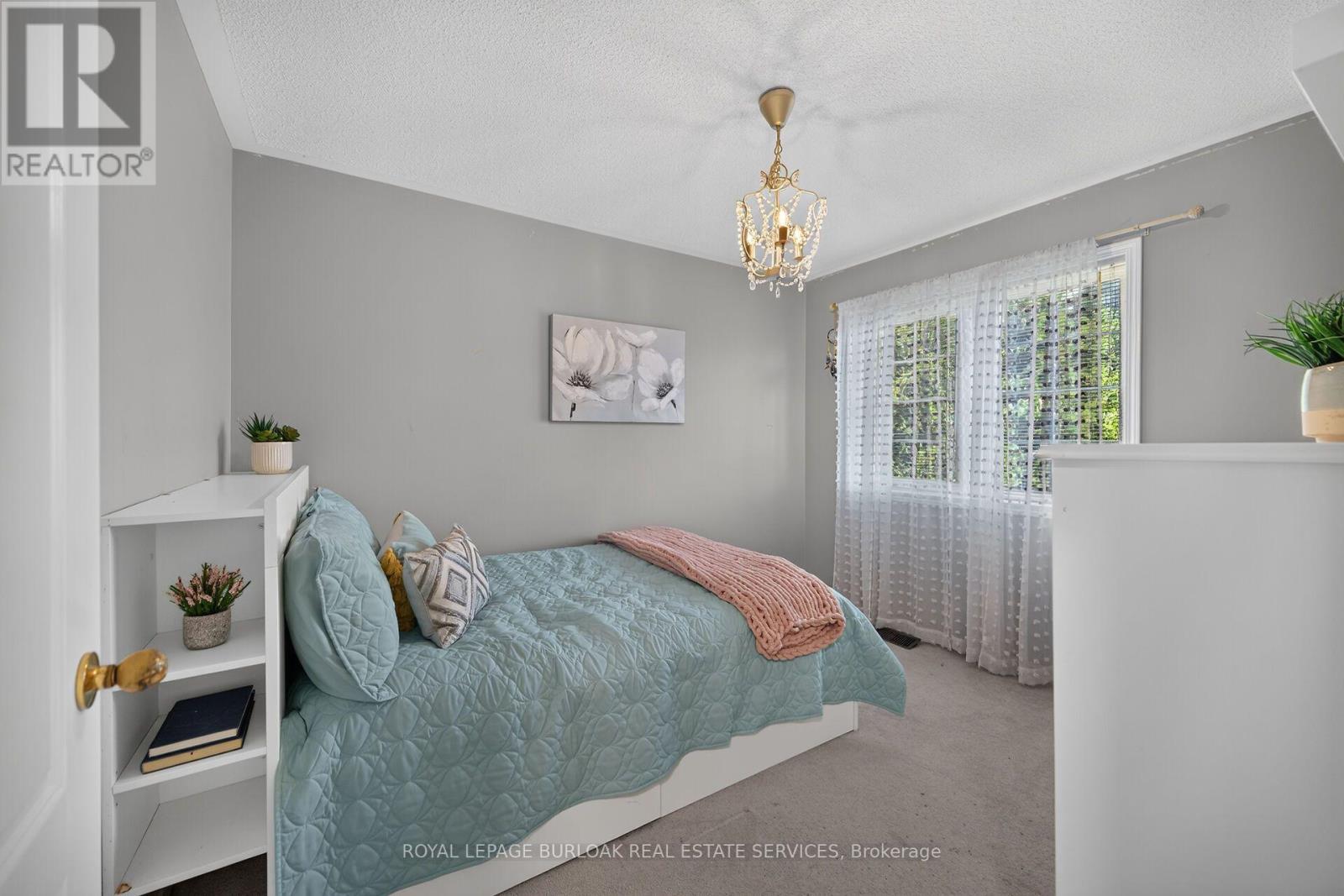 5660 Rosaline Road, Burlington, ON - Indoor Photo Showing Bedroom