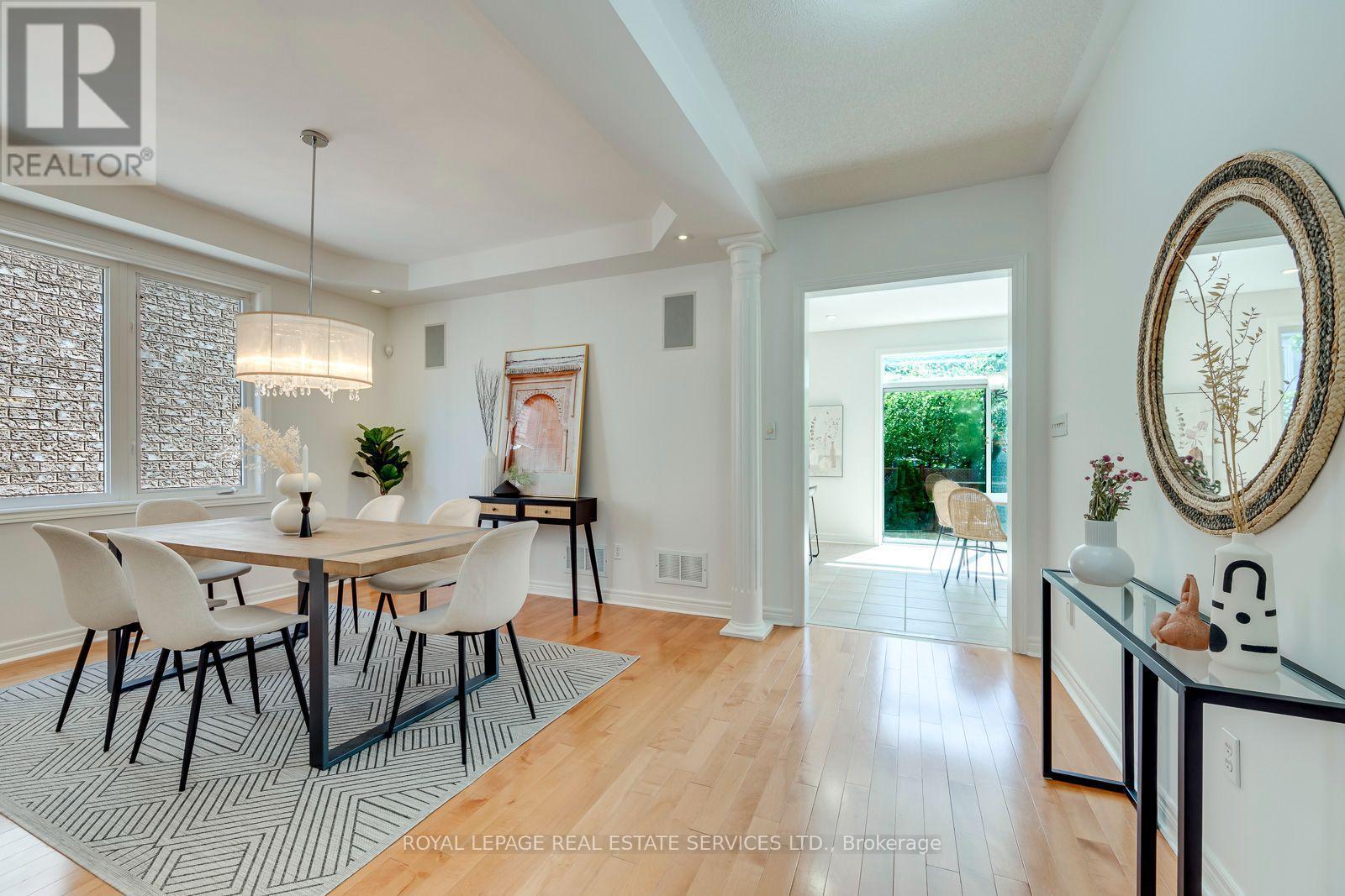 2116 Blackforest Crescent, Oakville, ON - Indoor Photo Showing Dining Room