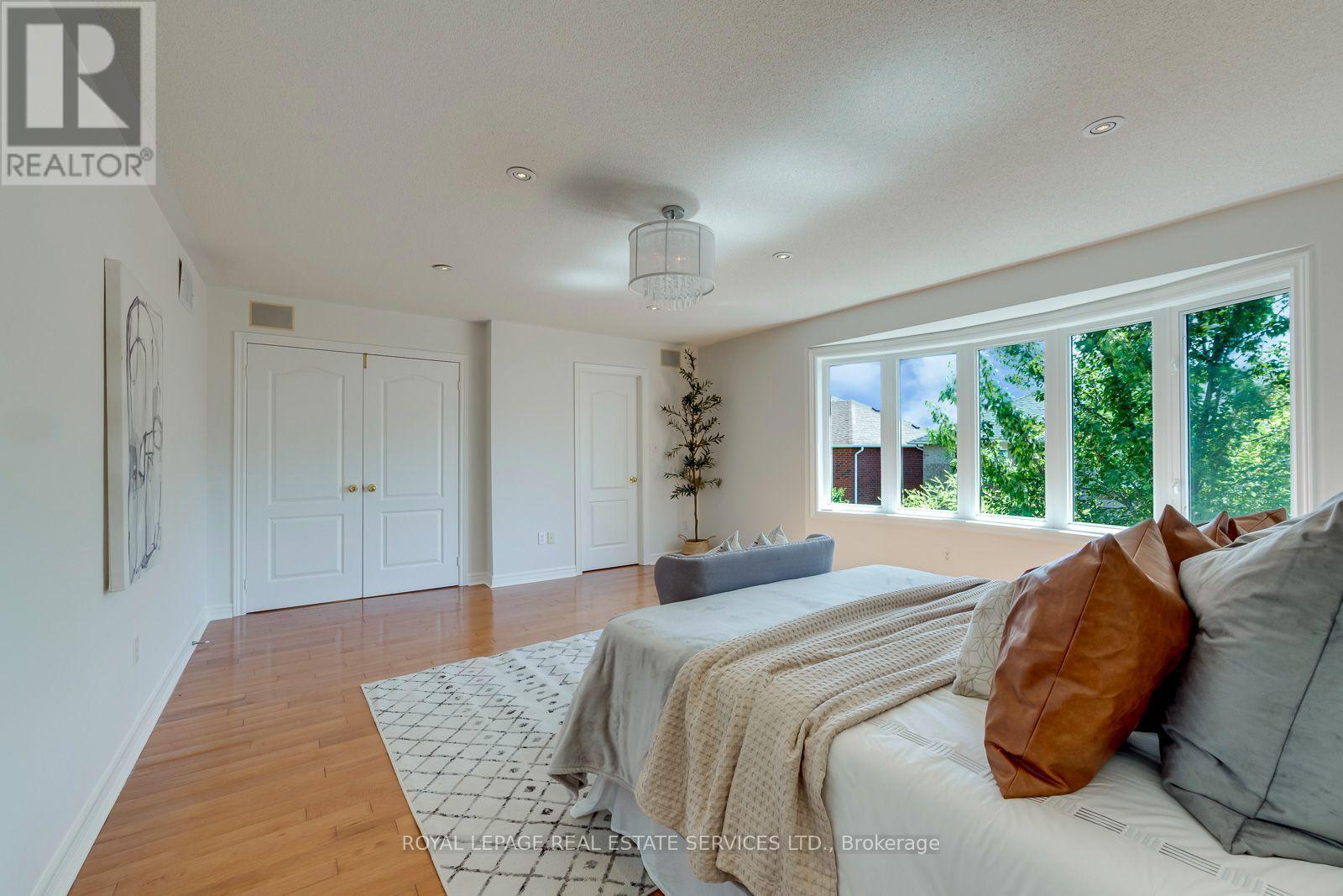2116 Blackforest Crescent, Oakville, ON - Indoor Photo Showing Bedroom