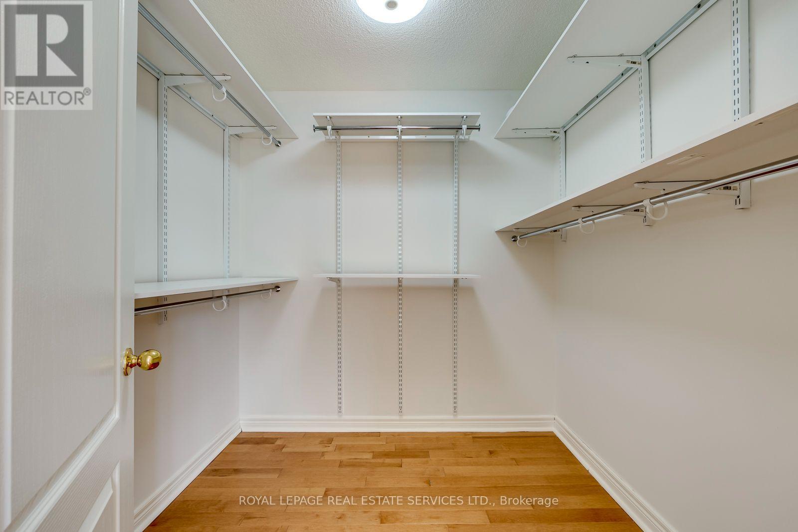 2116 Blackforest Crescent, Oakville, ON - Indoor With Storage