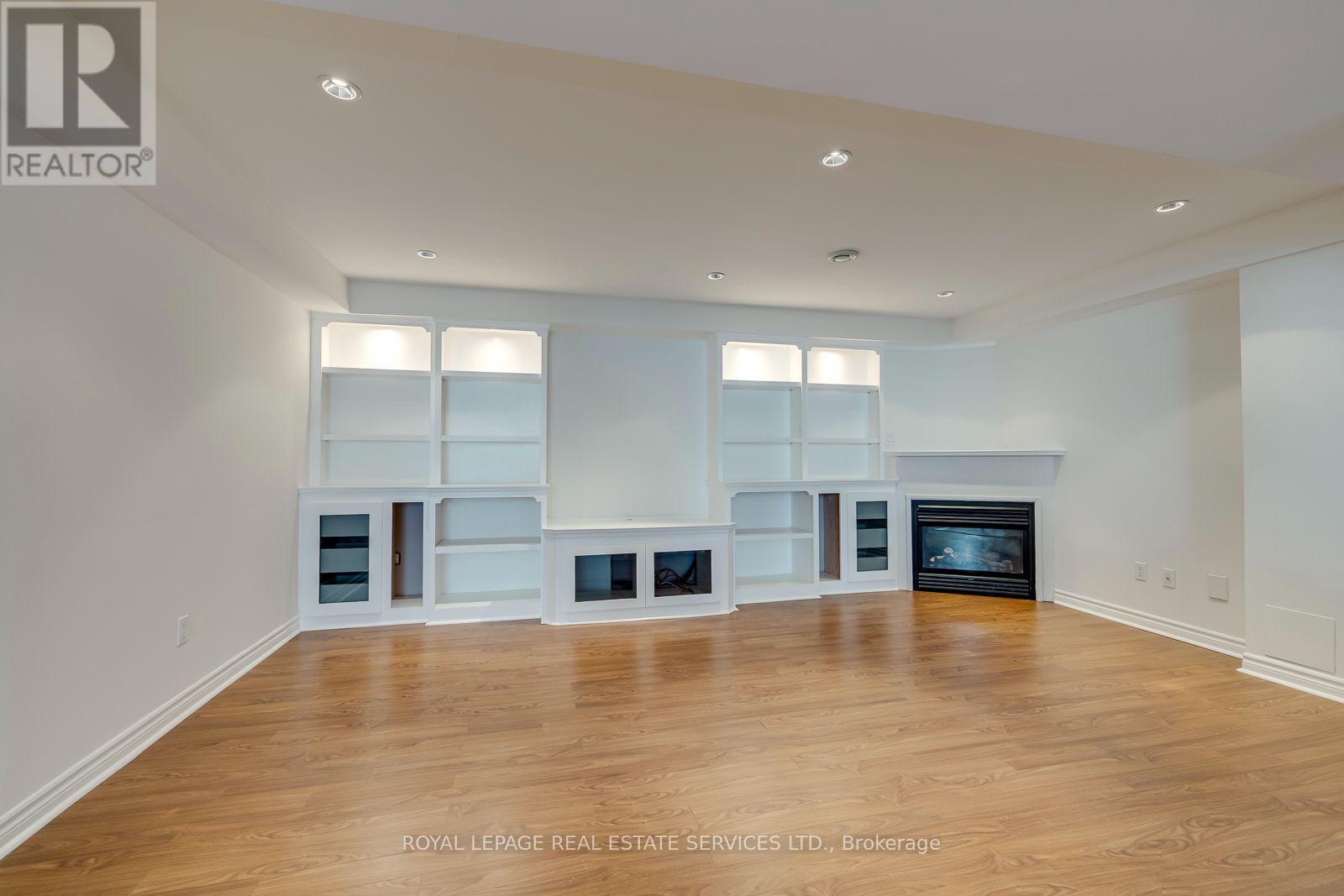 2116 Blackforest Crescent, Oakville, ON - Indoor Photo Showing Other Room With Fireplace