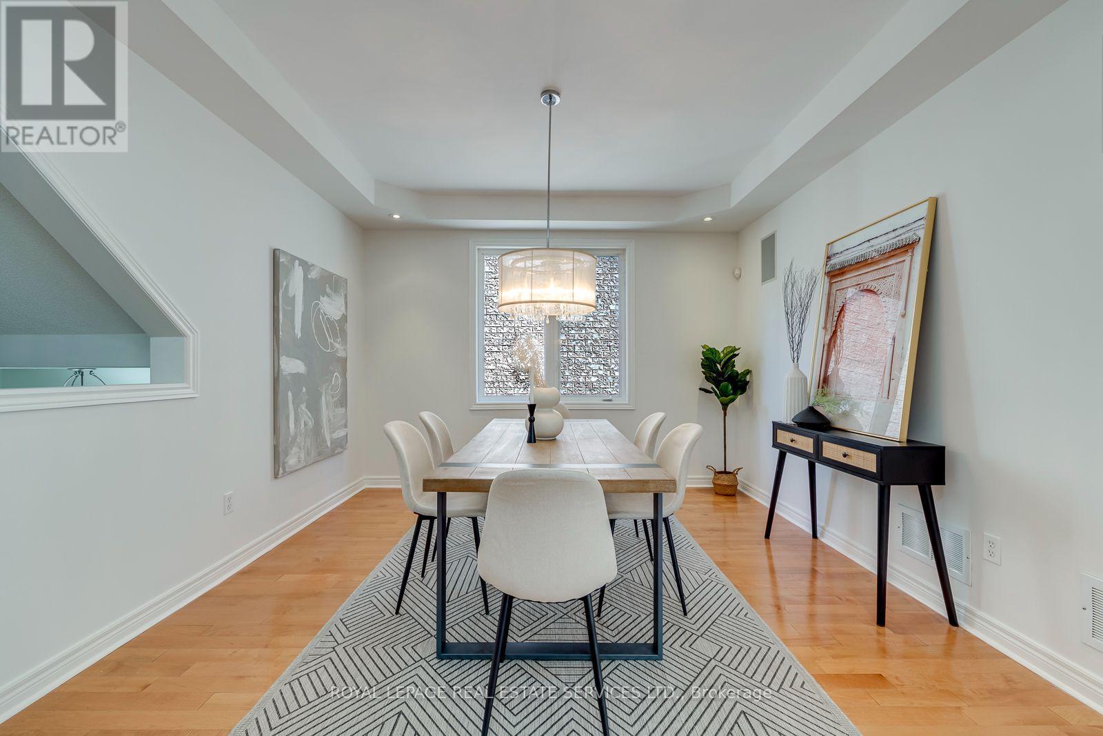 2116 Blackforest Crescent, Oakville, ON - Indoor Photo Showing Dining Room