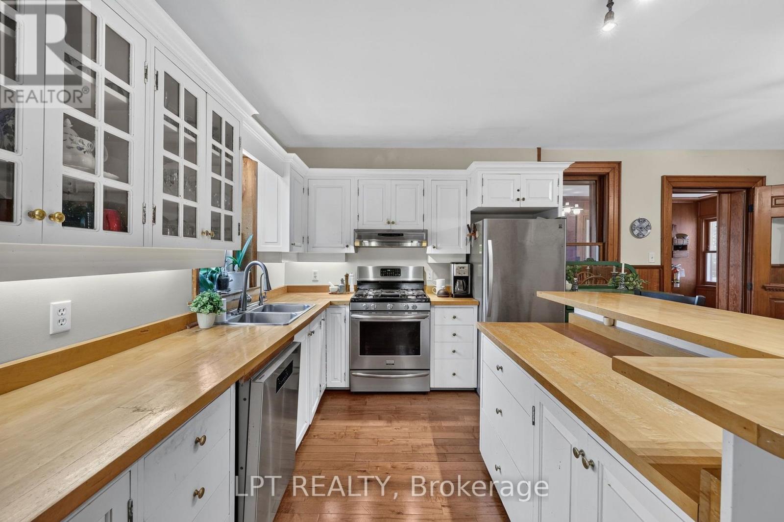 Kitchen of Main house - 416476 10Th Line S, Blue Mountains, ON