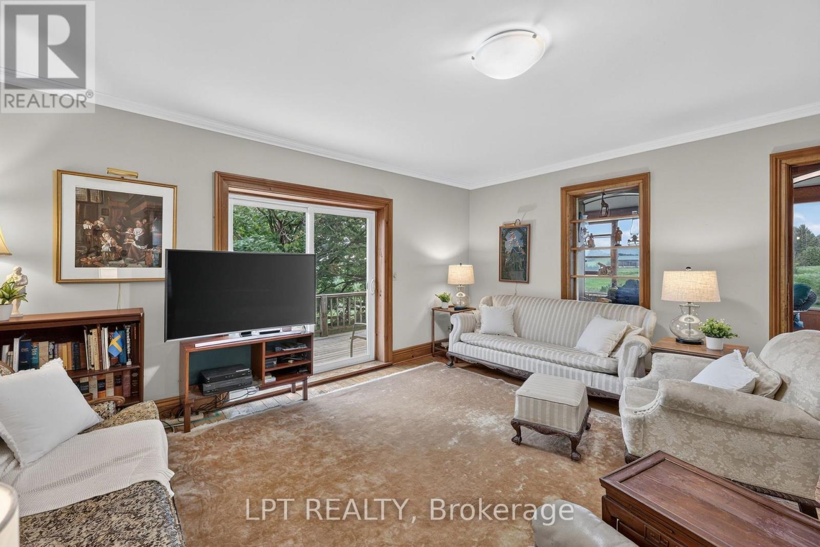 Living room of Main house - 416476 10Th Line S, Blue Mountains, ON