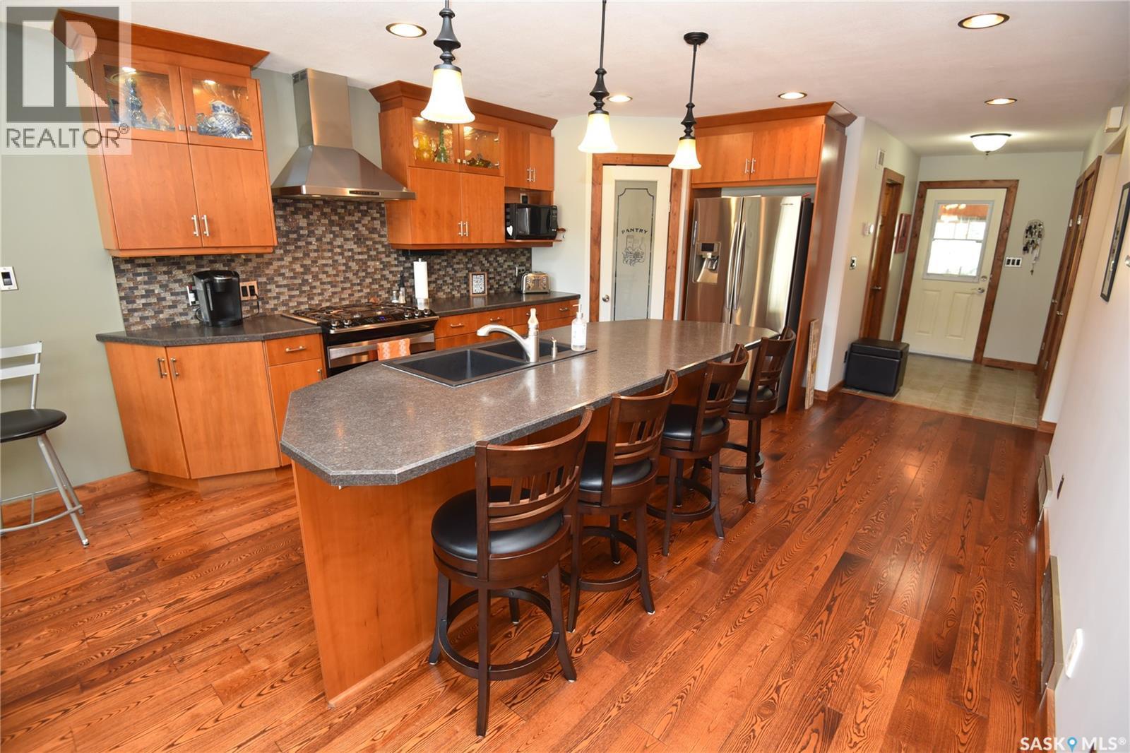 308 Park Drive, Tobin Lake, SK - Indoor Photo Showing Kitchen With Double Sink