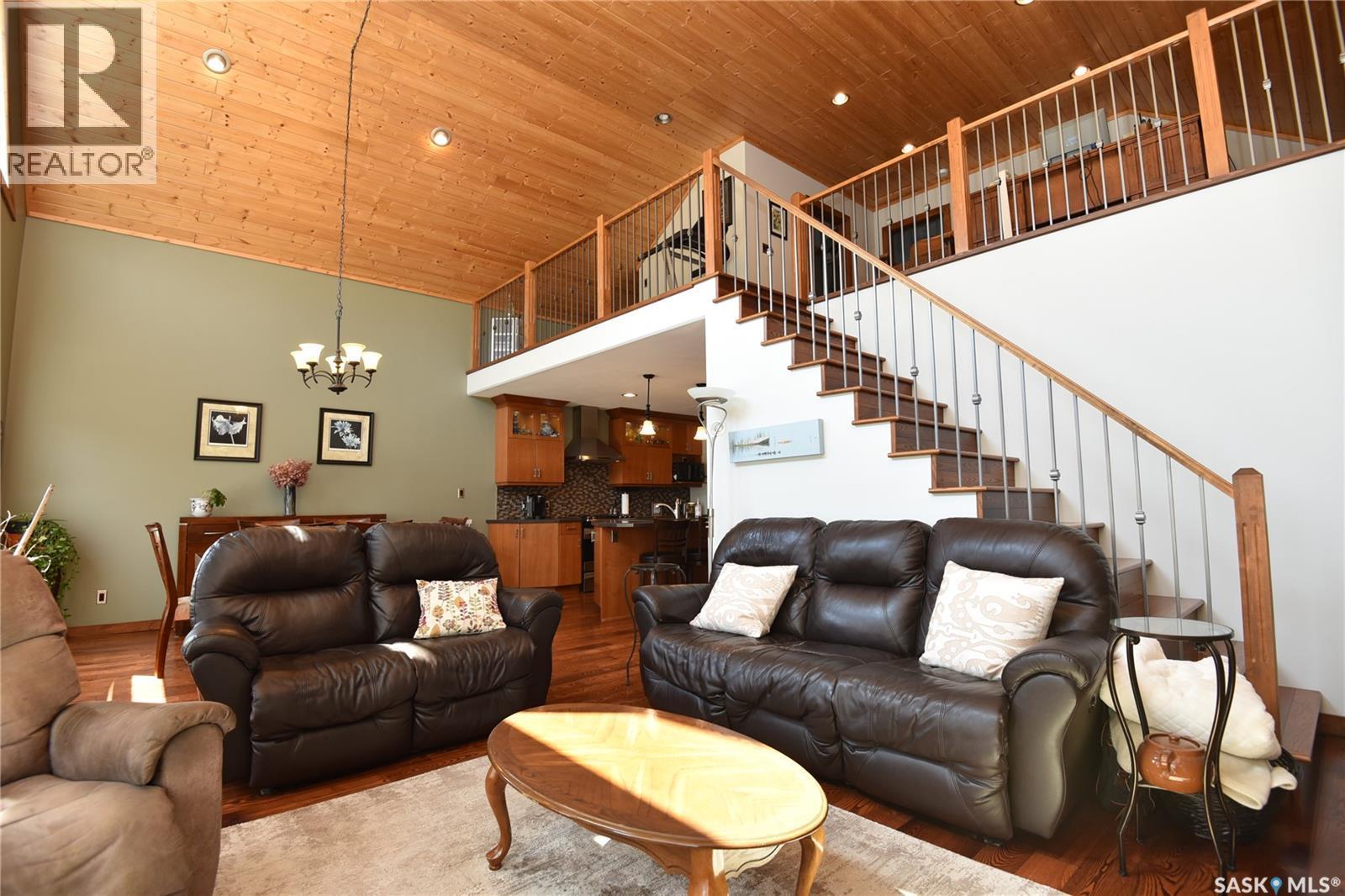 308 Park Drive, Tobin Lake, SK - Indoor Photo Showing Living Room