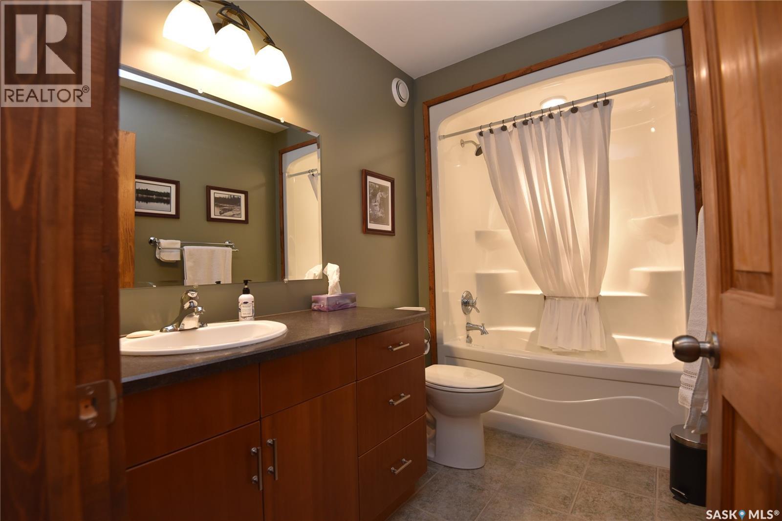 308 Park Drive, Tobin Lake, SK - Indoor Photo Showing Bathroom