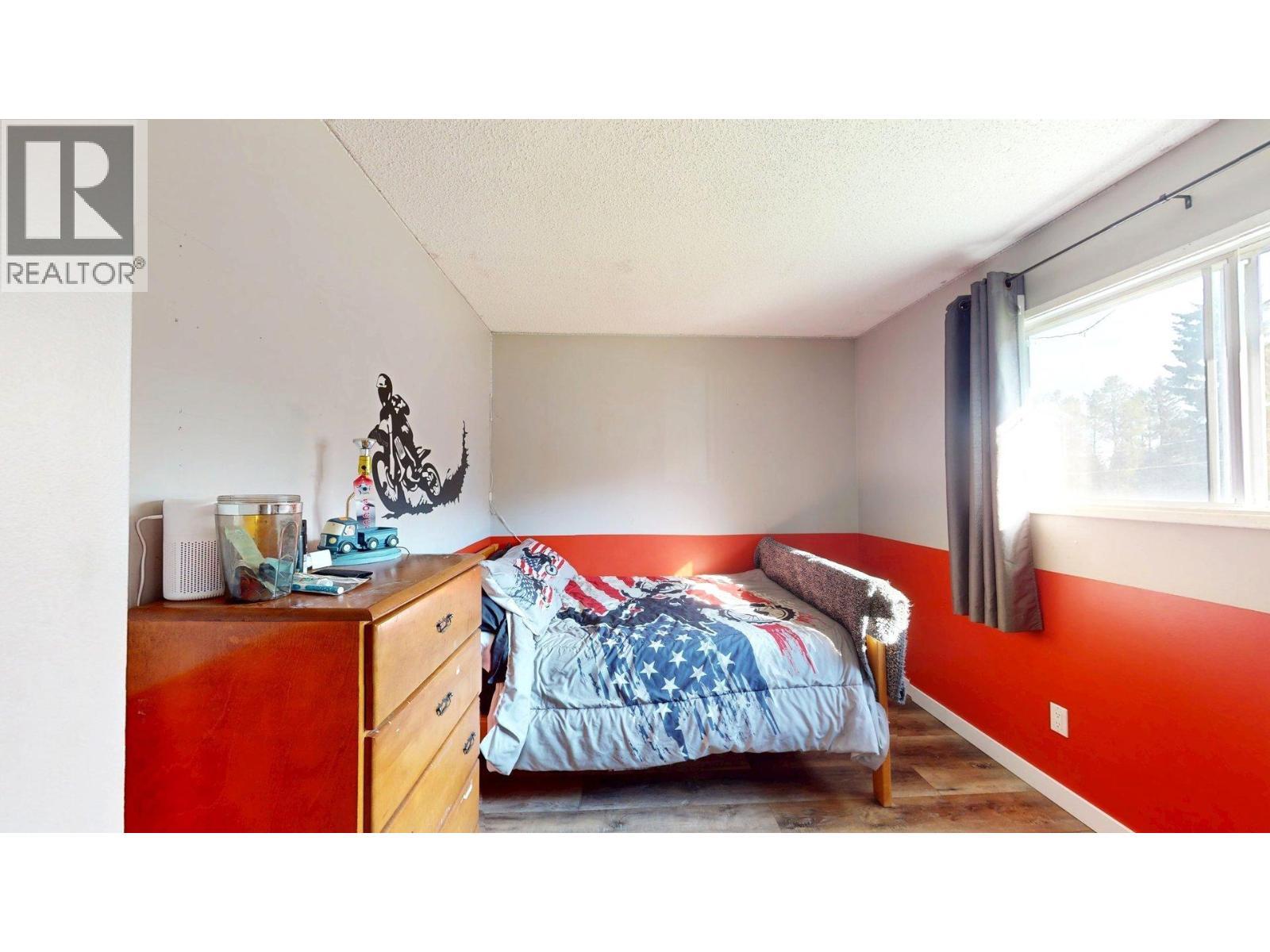 2405 Arbutus Street, Elkford, BC - Indoor Photo Showing Bedroom