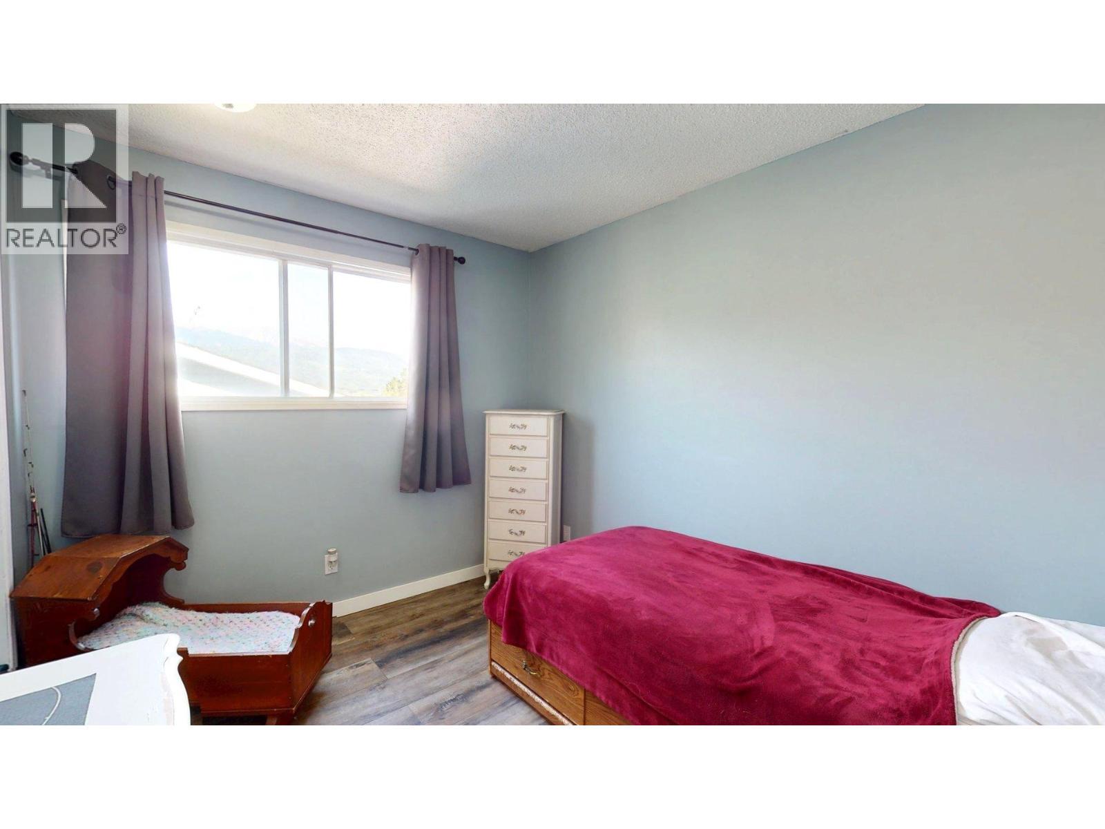 2405 Arbutus Street, Elkford, BC - Indoor Photo Showing Bedroom