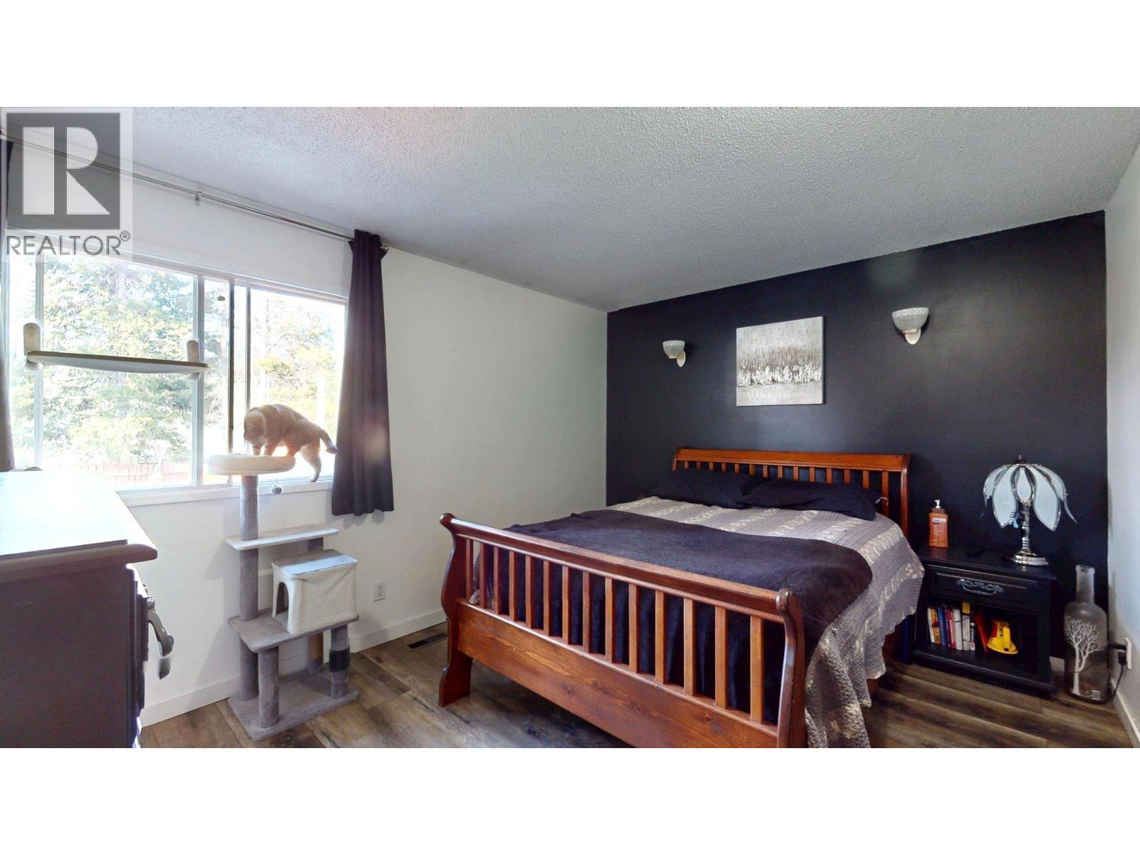 2405 Arbutus Street, Elkford, BC - Indoor Photo Showing Bedroom