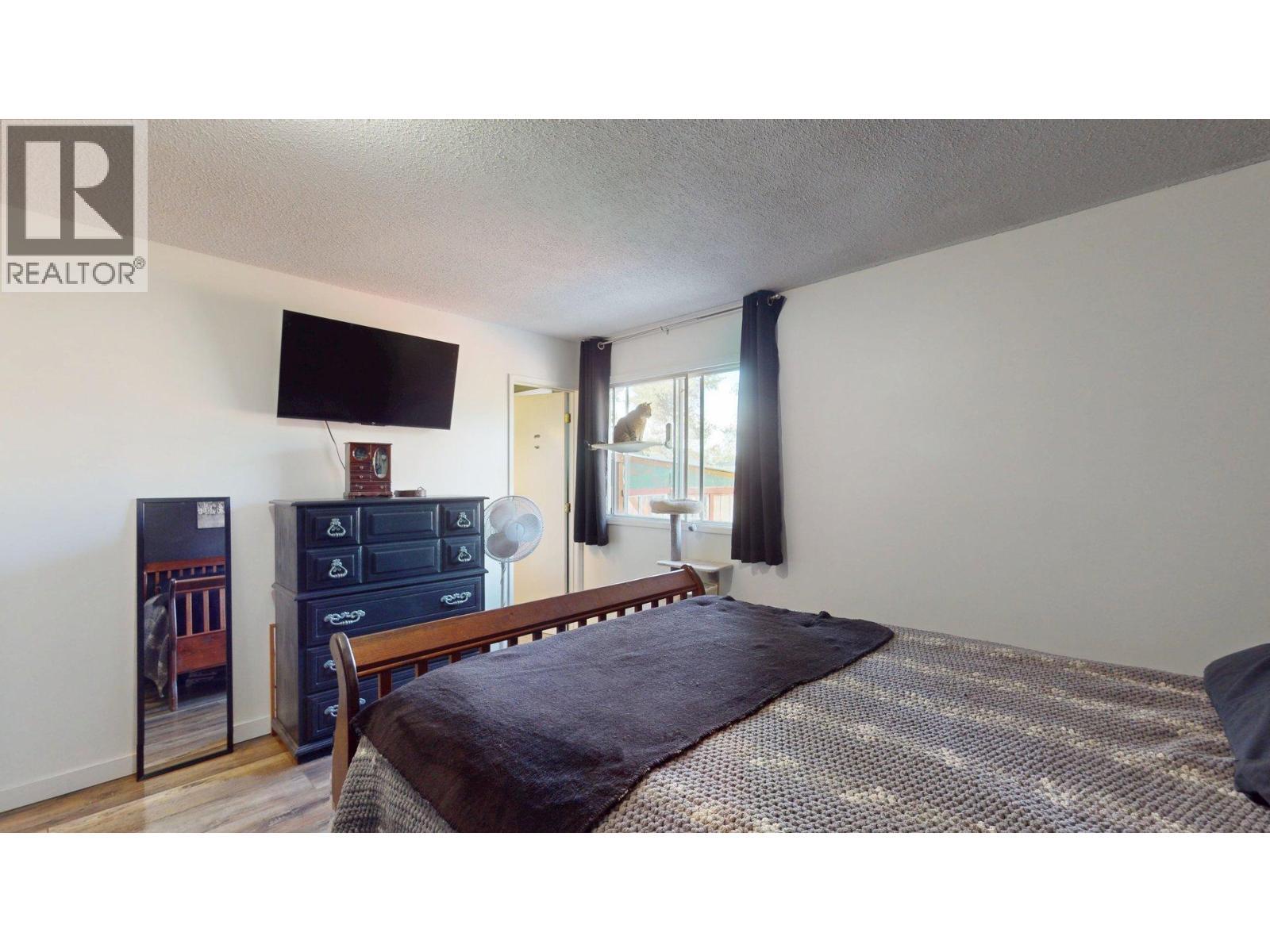 2405 Arbutus Street, Elkford, BC - Indoor Photo Showing Bedroom