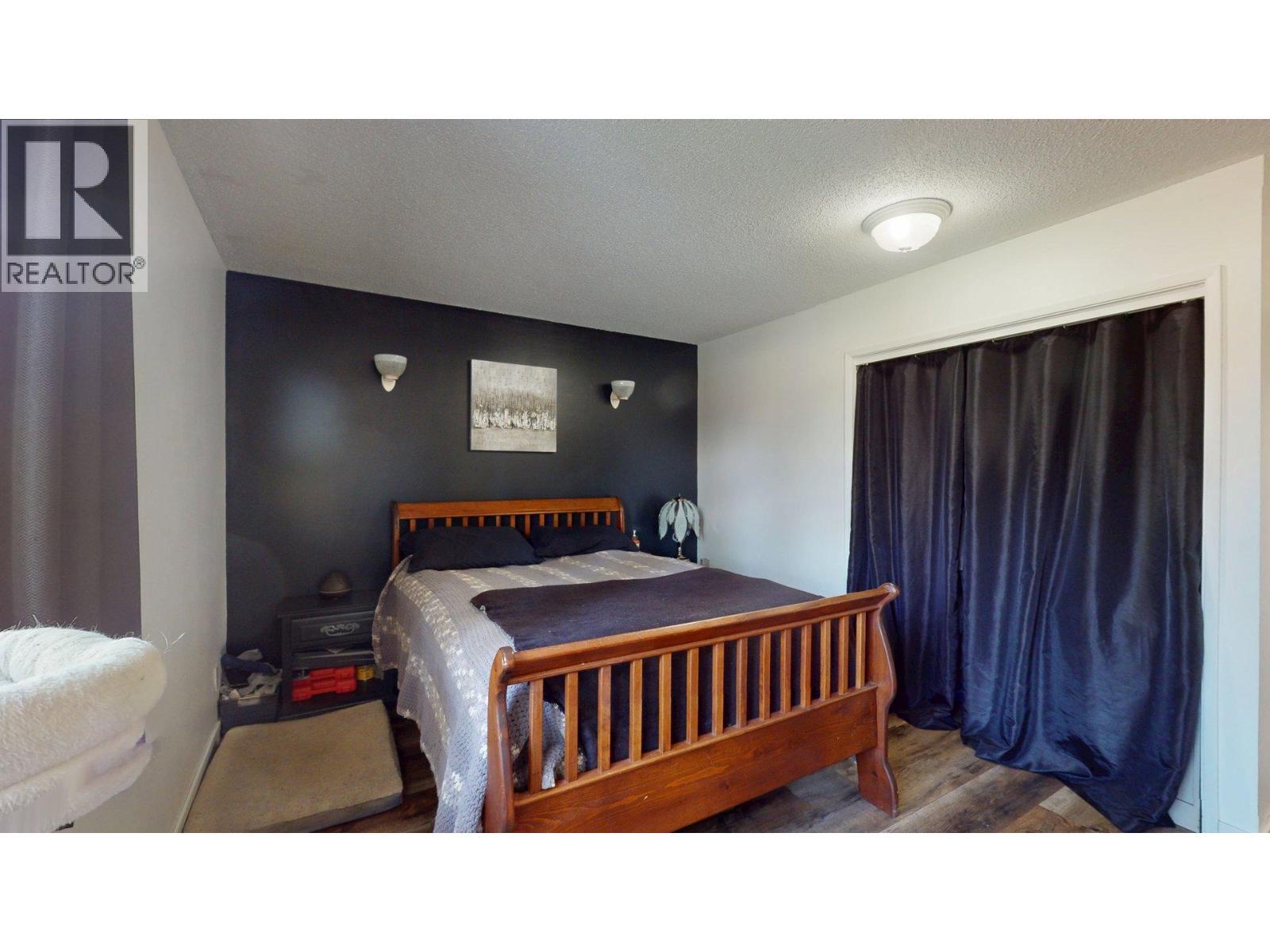 2405 Arbutus Street, Elkford, BC - Indoor Photo Showing Bedroom
