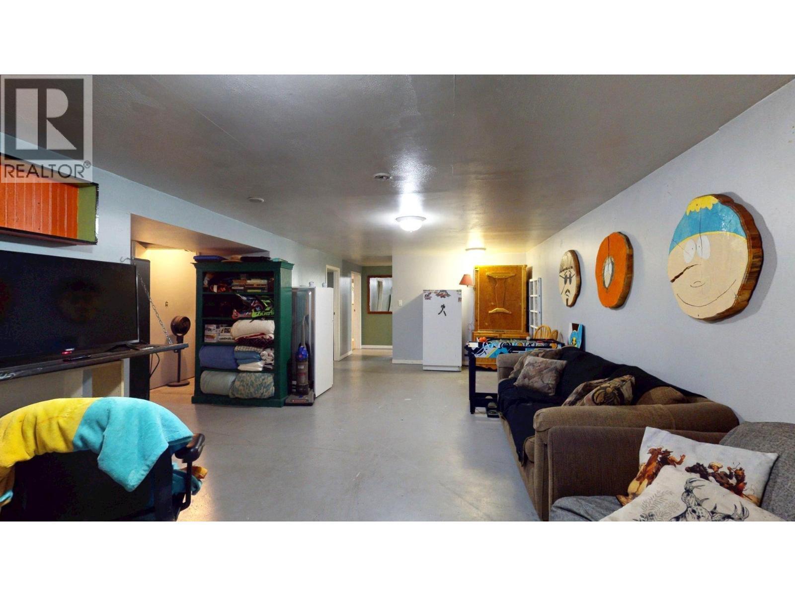 2405 Arbutus Street, Elkford, BC - Indoor