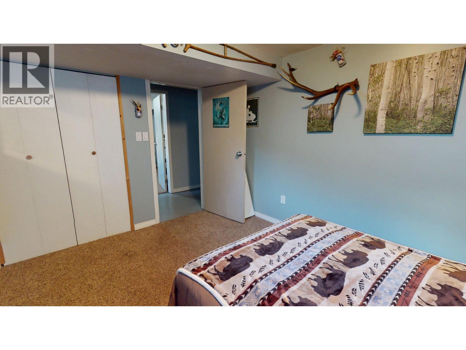 2405 Arbutus Street, Elkford, BC - Indoor Photo Showing Bedroom