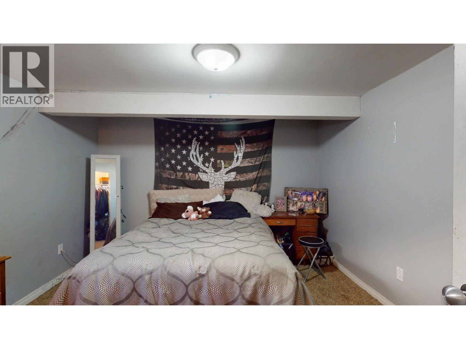 2405 Arbutus Street, Elkford, BC - Indoor Photo Showing Bedroom