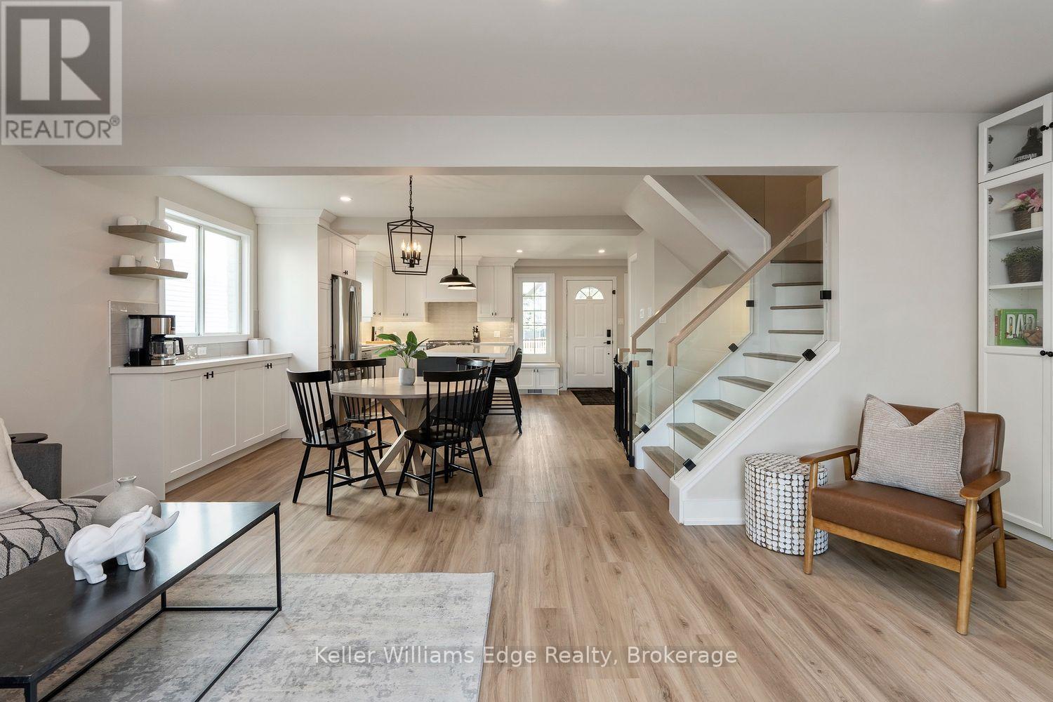 3389 Palmer Drive, Burlington (Palmer), ON - Indoor
