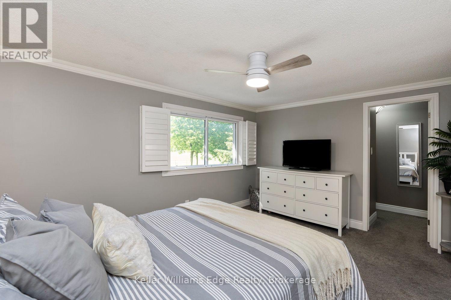 3389 Palmer Drive, Burlington (Palmer), ON - Indoor Photo Showing Bedroom