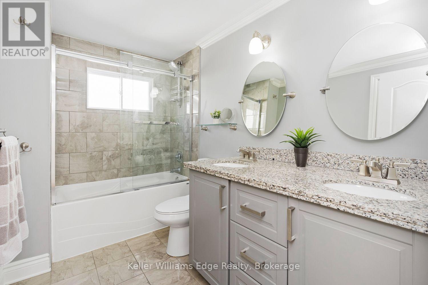 3389 Palmer Drive, Burlington (Palmer), ON - Indoor Photo Showing Bathroom