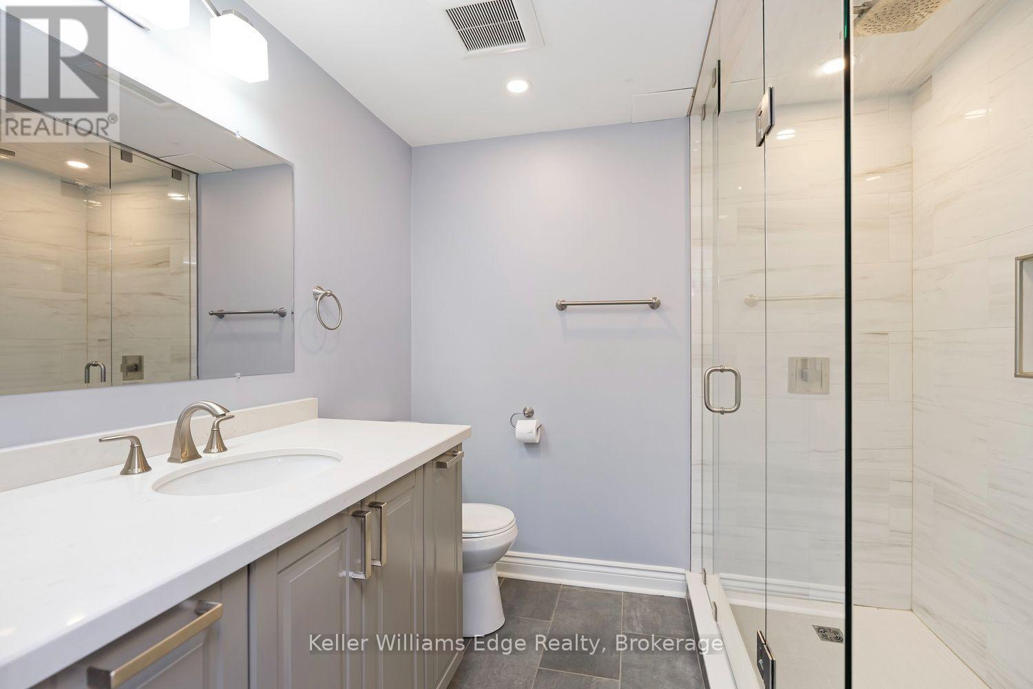 3389 Palmer Drive, Burlington (Palmer), ON - Indoor Photo Showing Bathroom